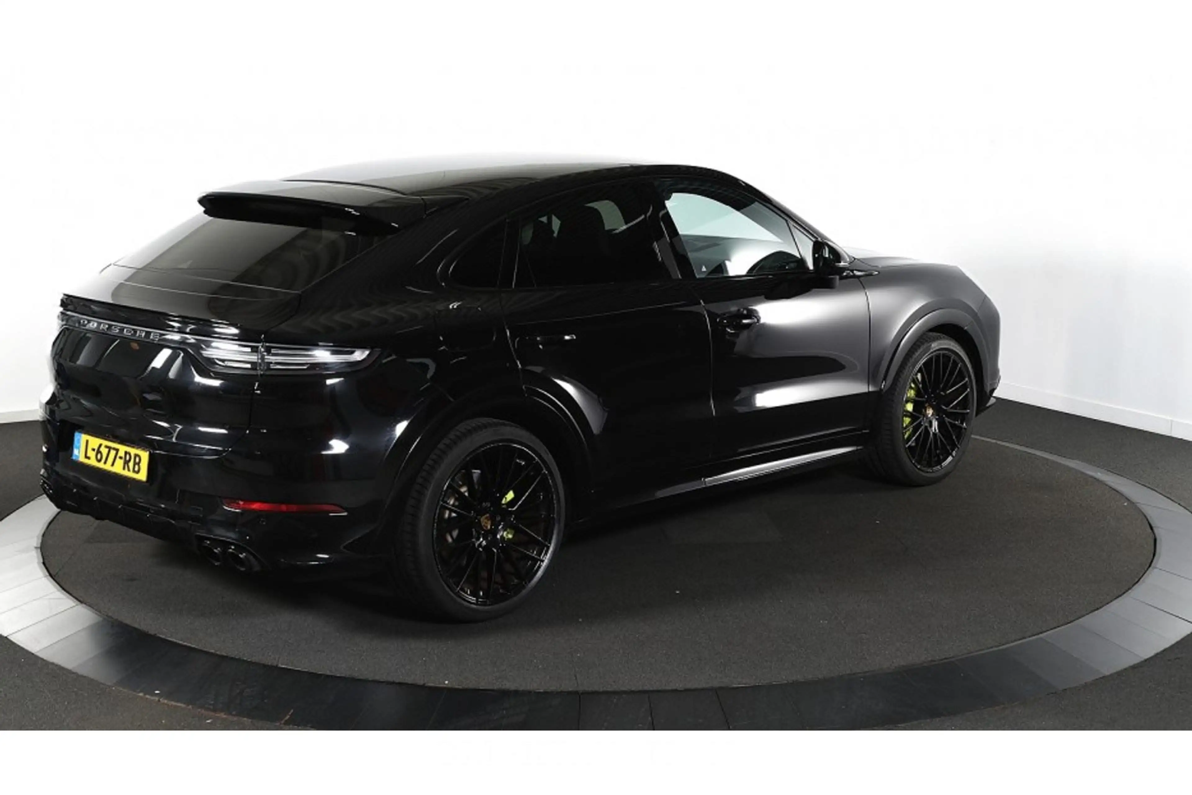 Porsche Cayenne 3.0 E-Hybrid — photo 3