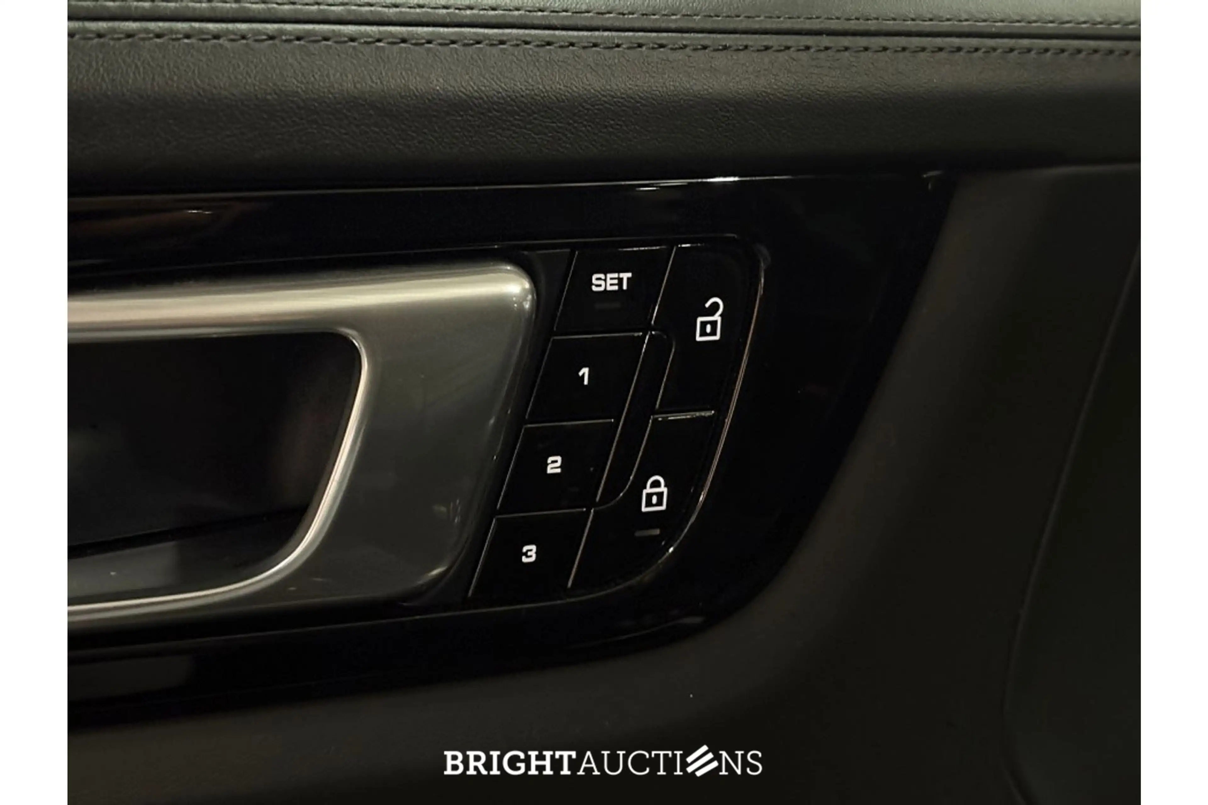Porsche Cayenne 3.0 E-Hybrid — photo 14