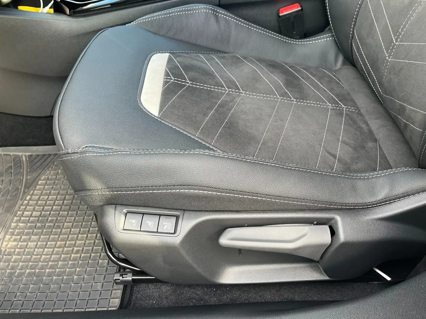 Opel Mokka Mokka 1.2 DI Turbo Automatik Ultimate Weiß - 2