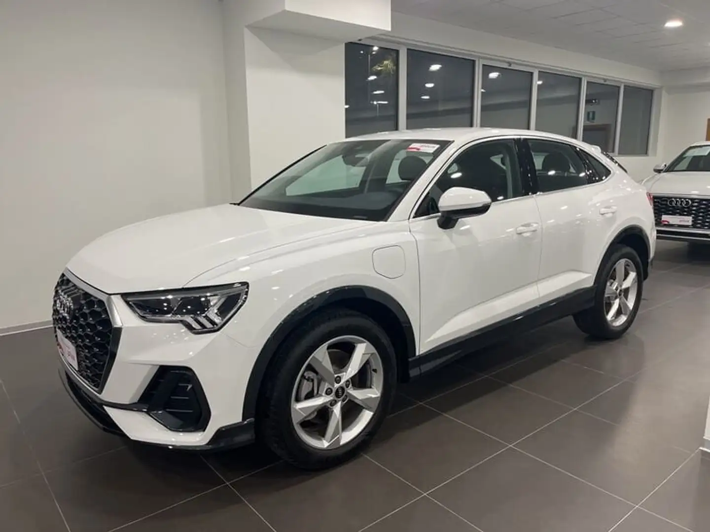 Audi Q3 Audi Sportback Business Plus 45 TFSI e 180(245) k Blanc - 1
