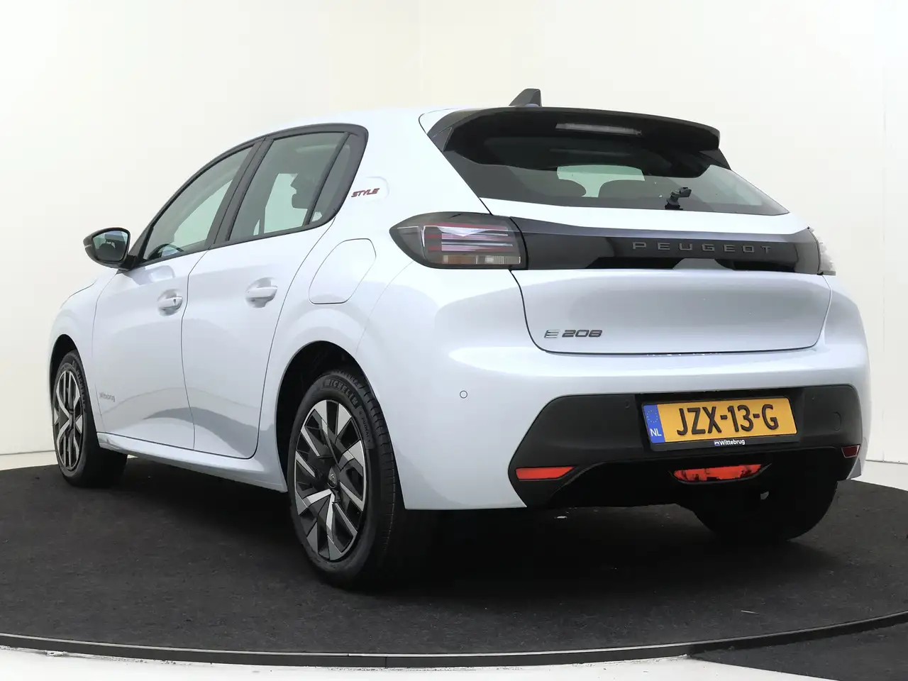 Peugeot e-208 2026