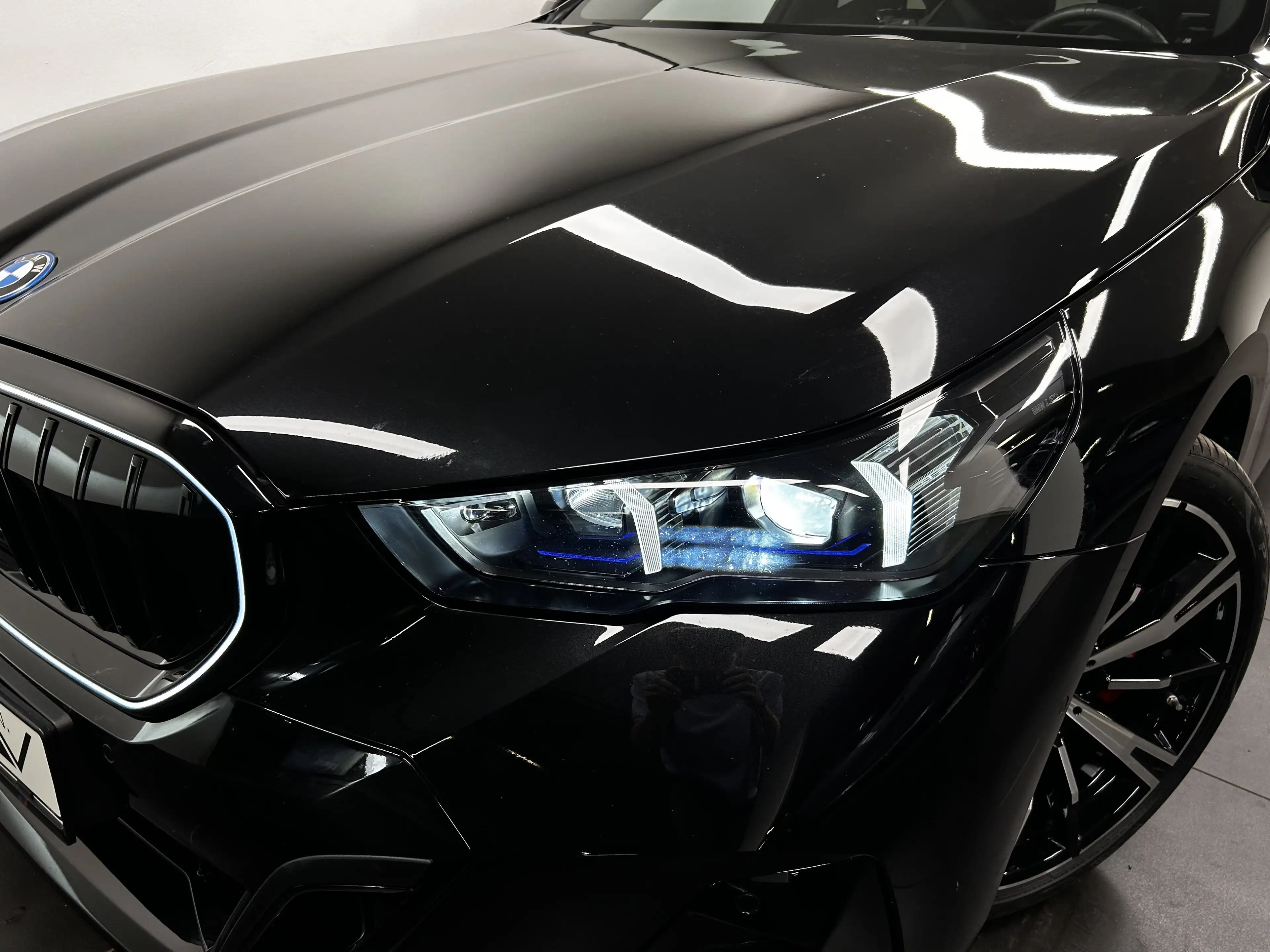 BMW 550 e xDrive Limousine — photo 8