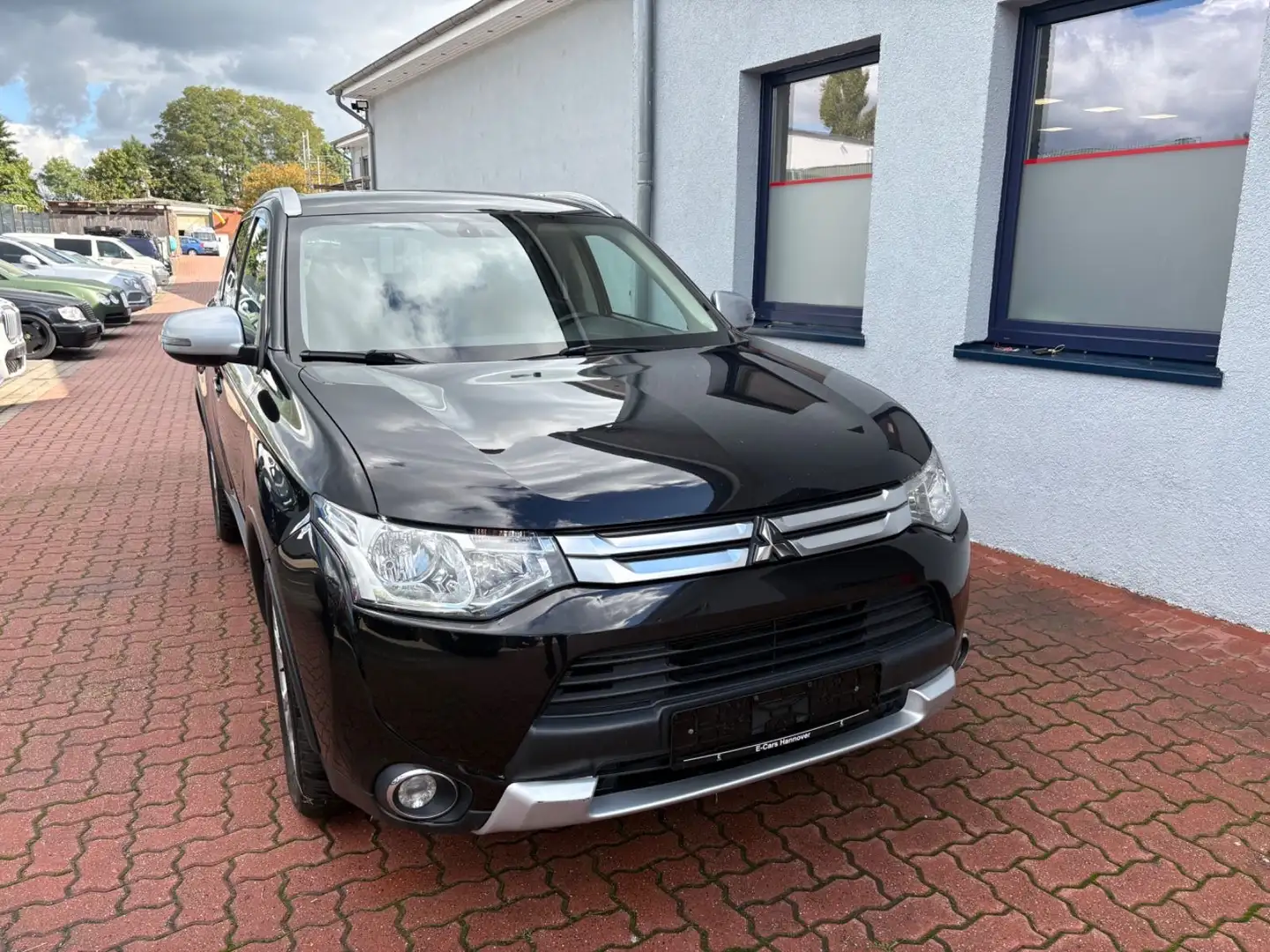 Mitsubishi Outlander Diamant Edition 4WD Schwarz - 1
