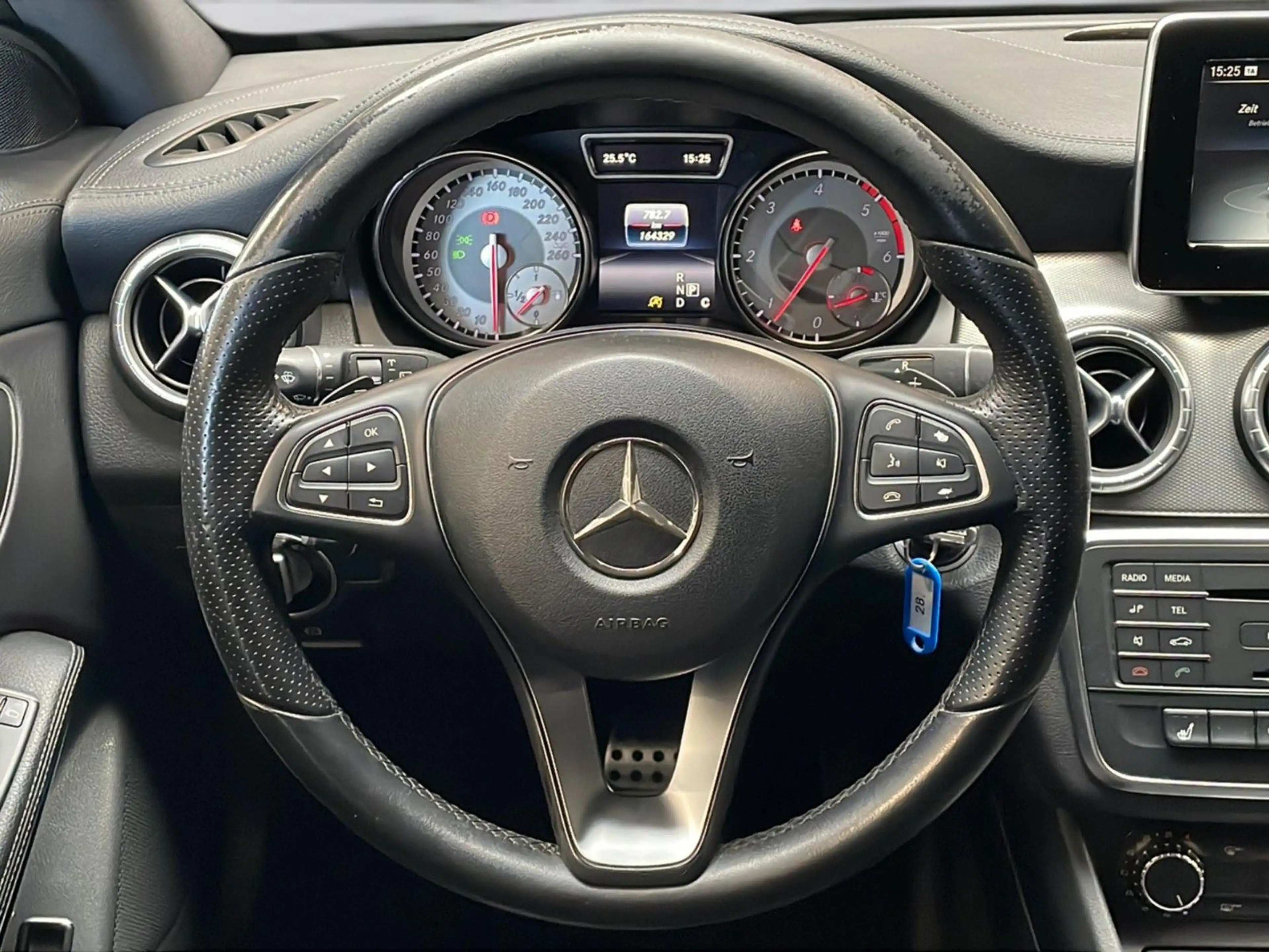 Mercedes-Benz CLA 220 CLA 220d Bi-Xenon/Leder/SHZ/PDC/Elektr.Heck/TEMP — photo 14