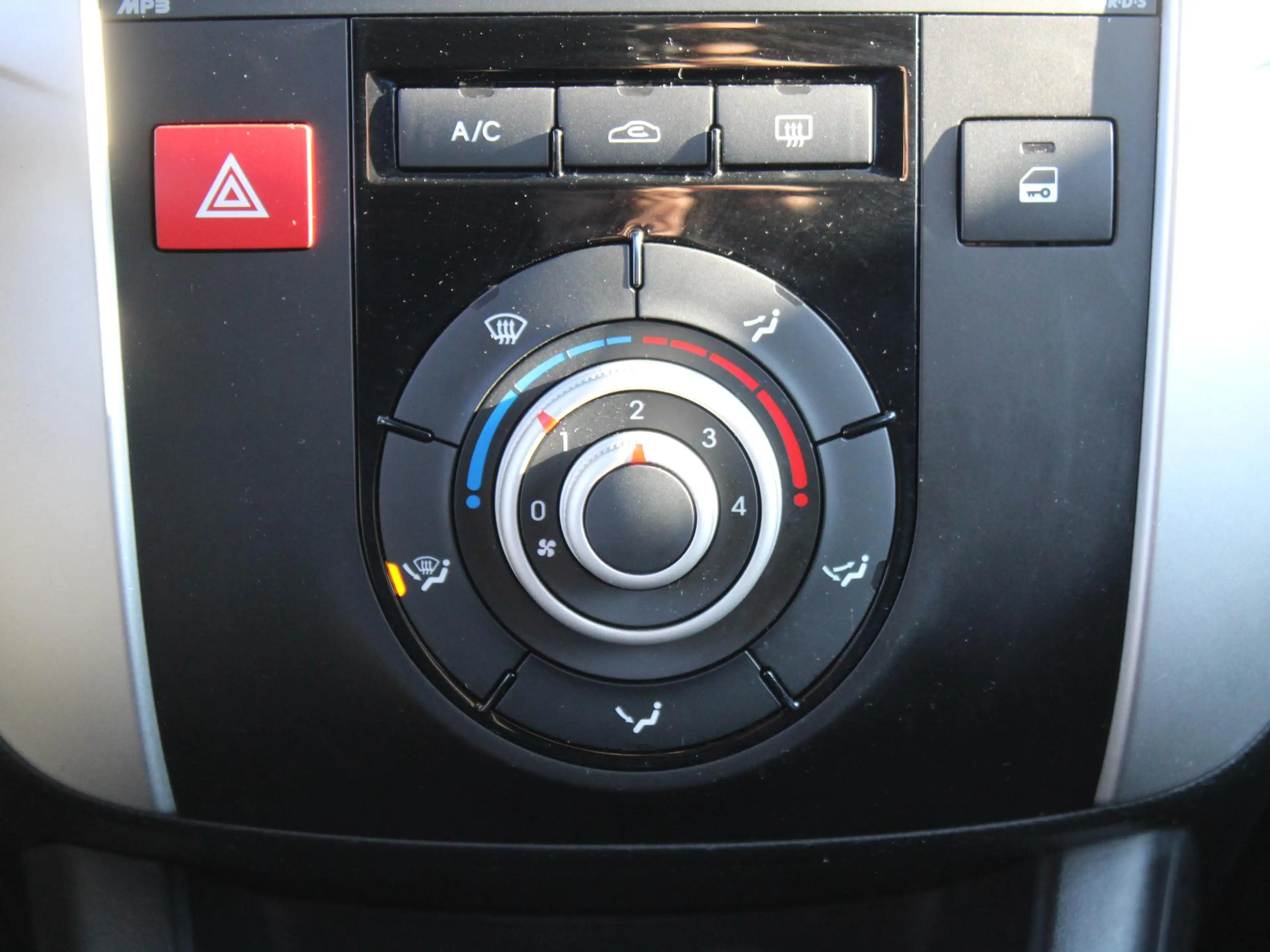Kia Venga 1.6 CVVT 20th Anniversary | Airco | Navi | Cruise — photo 19