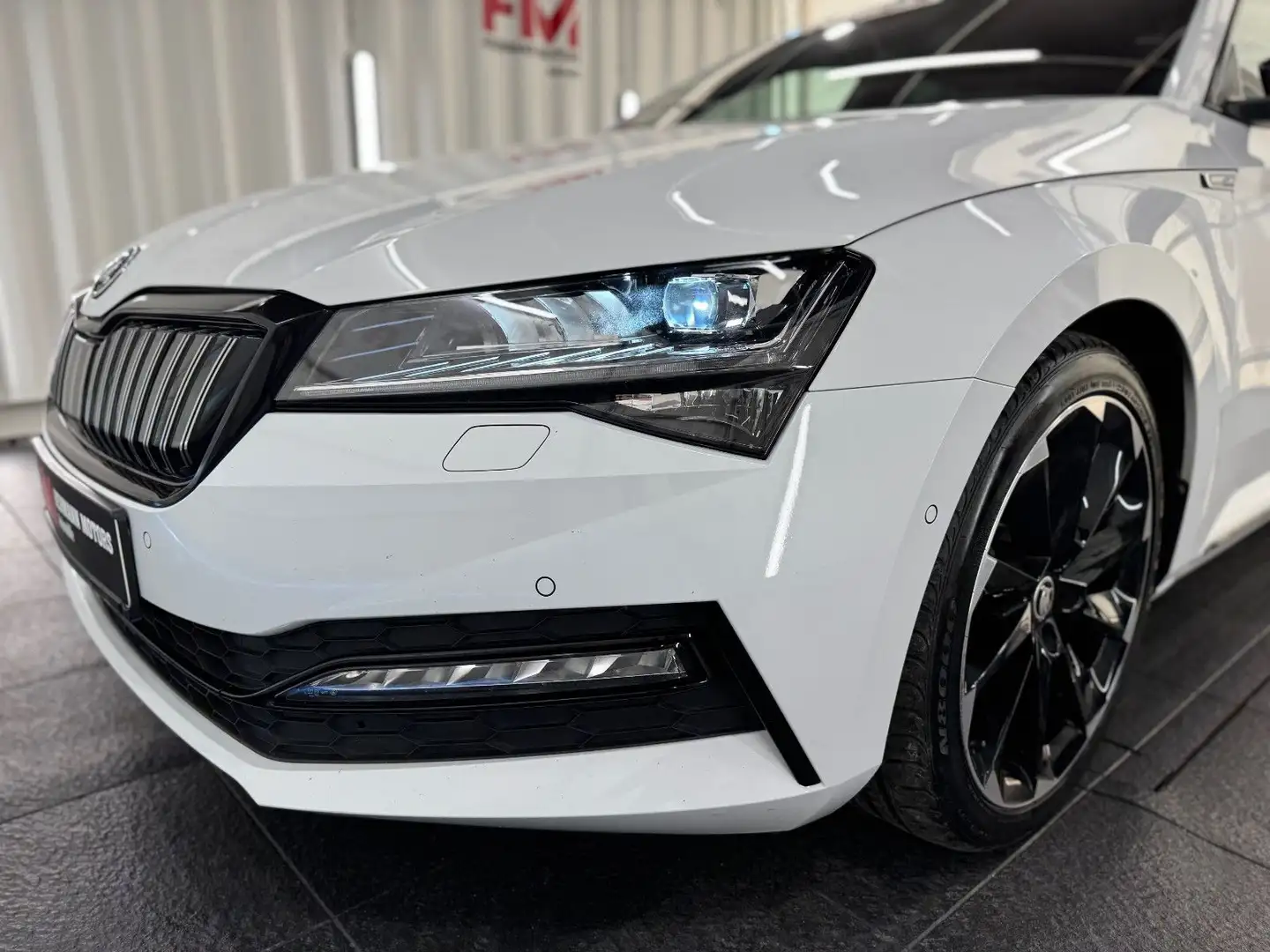 Skoda Superb Combi 1.4TSI Hyb.Sportline iV/LED/AHK/ACc Weiß - 2