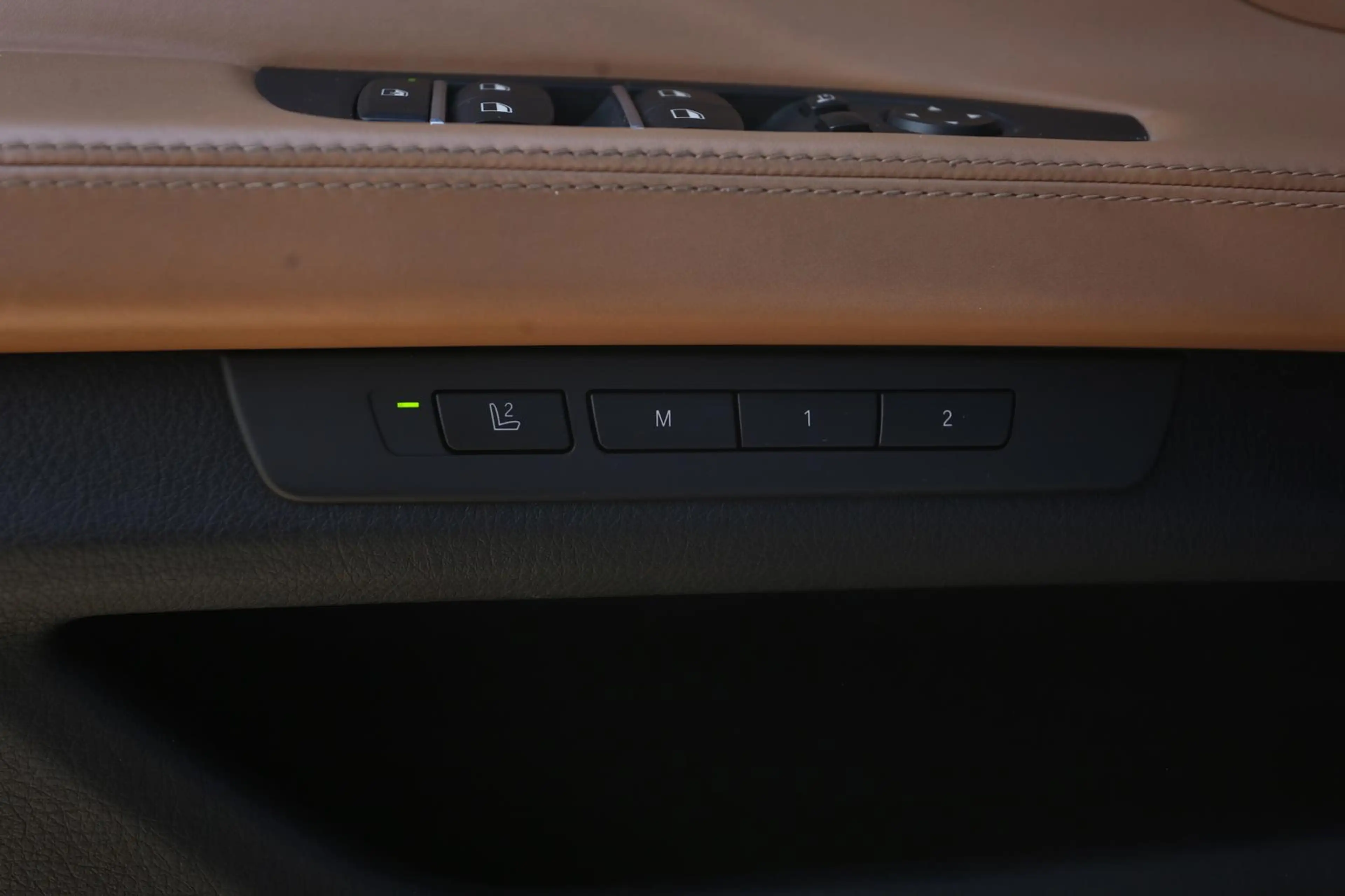 BMW 740 d xDrive GLASDACH*ACC*HUD*STDH*KAM*SPUR*VOLL — photo 24