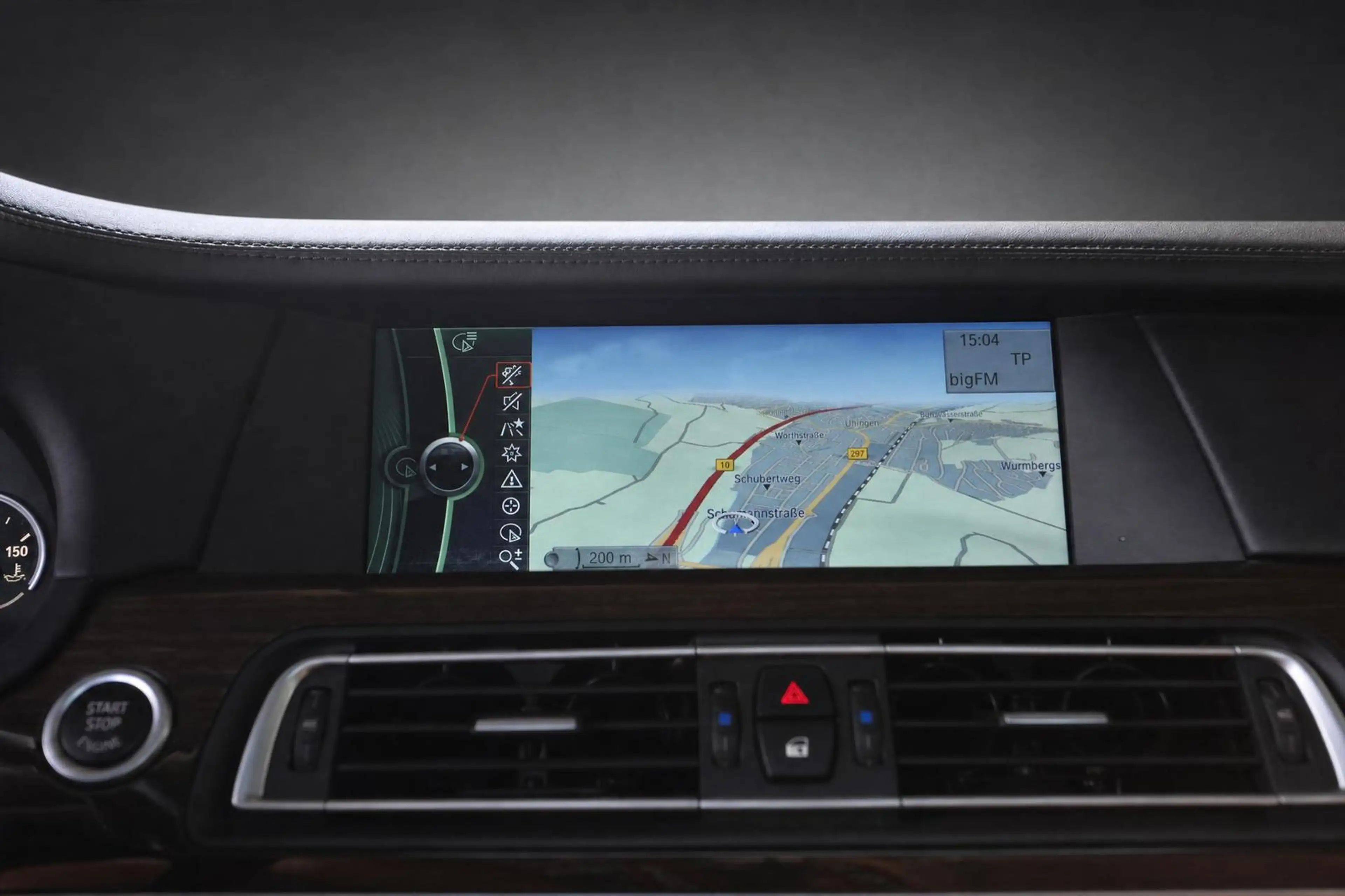 BMW 740 d xDrive GLASDACH*ACC*HUD*STDH*KAM*SPUR*VOLL — photo 16