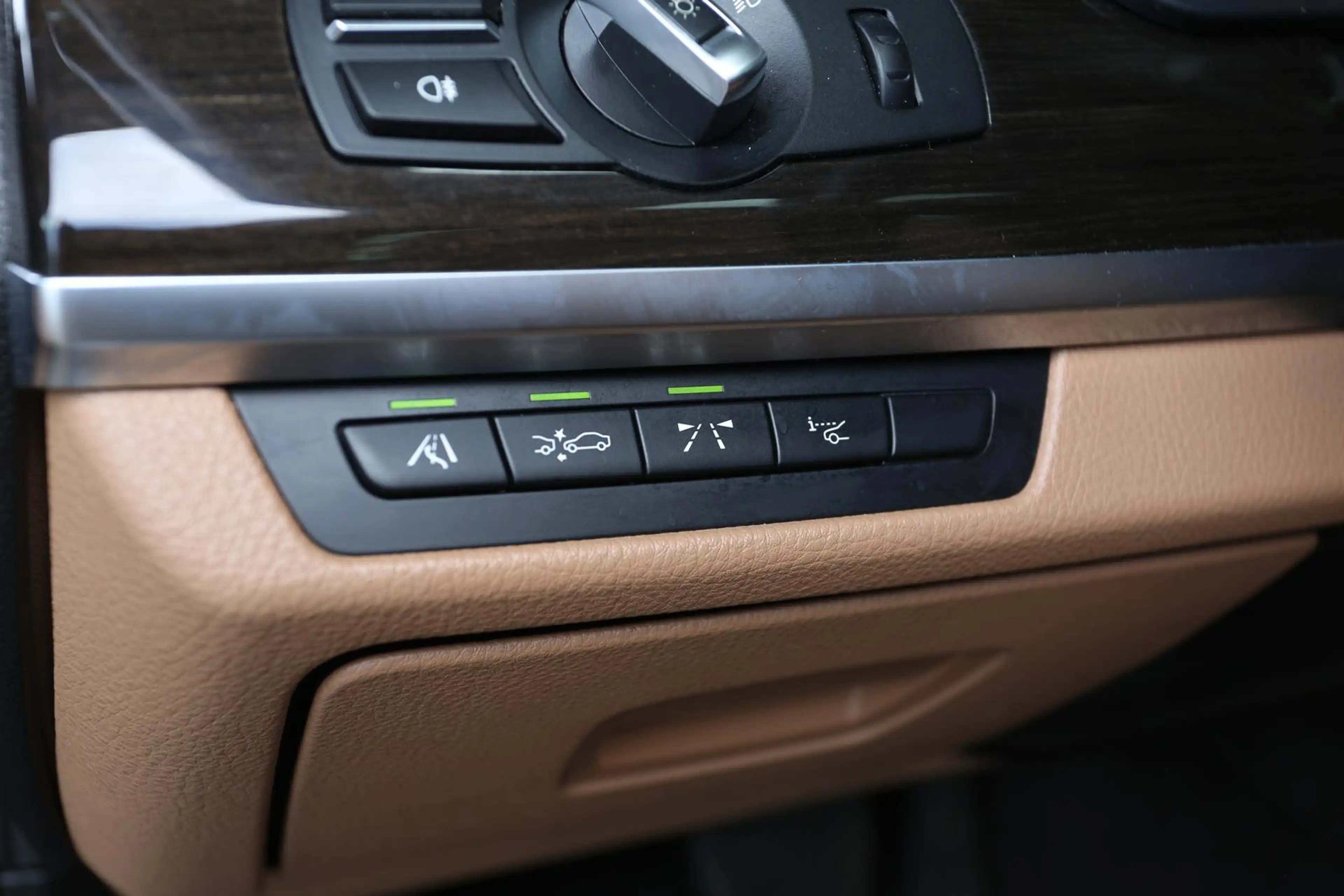 BMW 740 d xDrive GLASDACH*ACC*HUD*STDH*KAM*SPUR*VOLL — photo 21