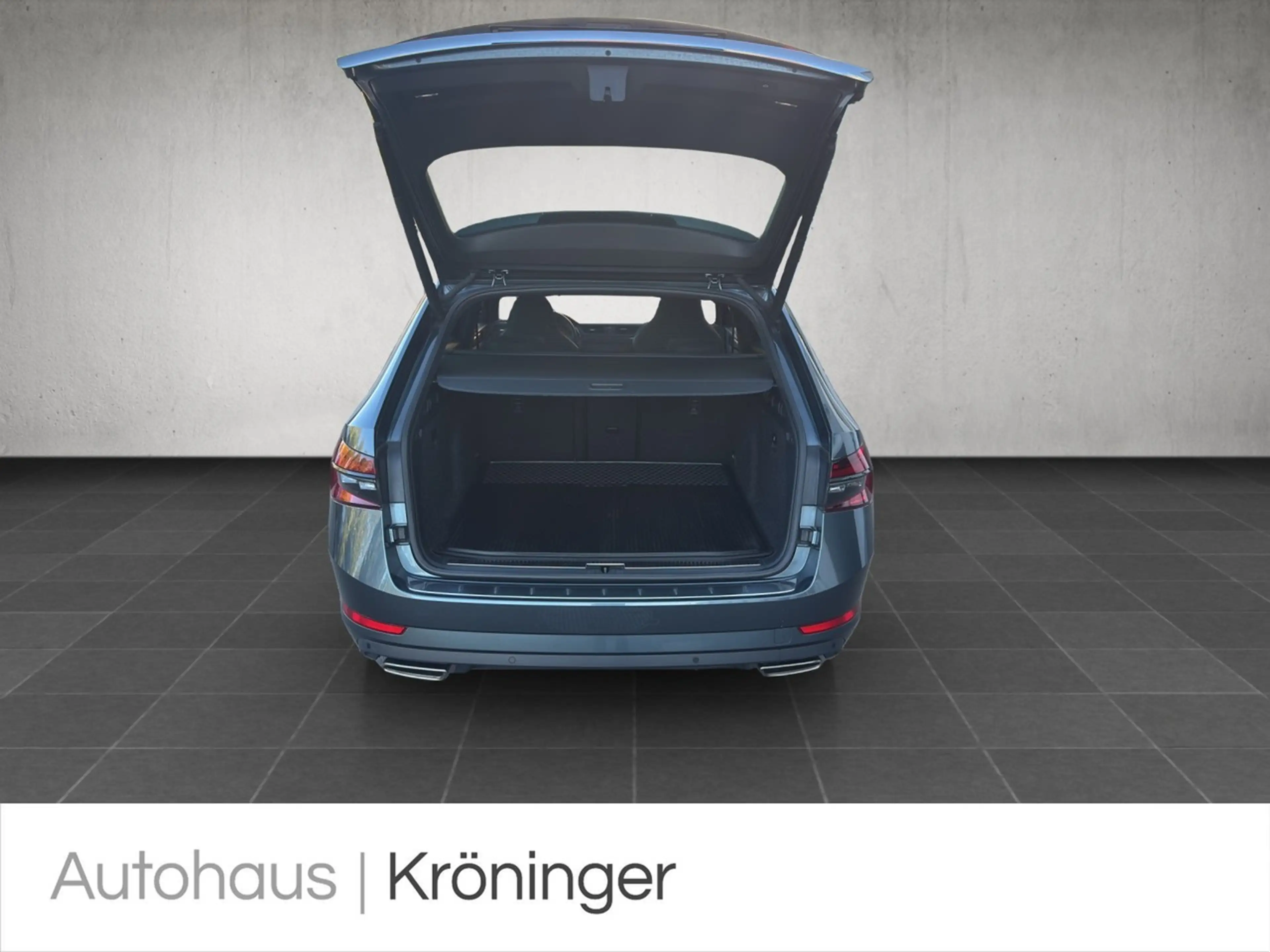 Skoda Superb Combi Sportline 4x4 Pano Navi Kamera — photo 20