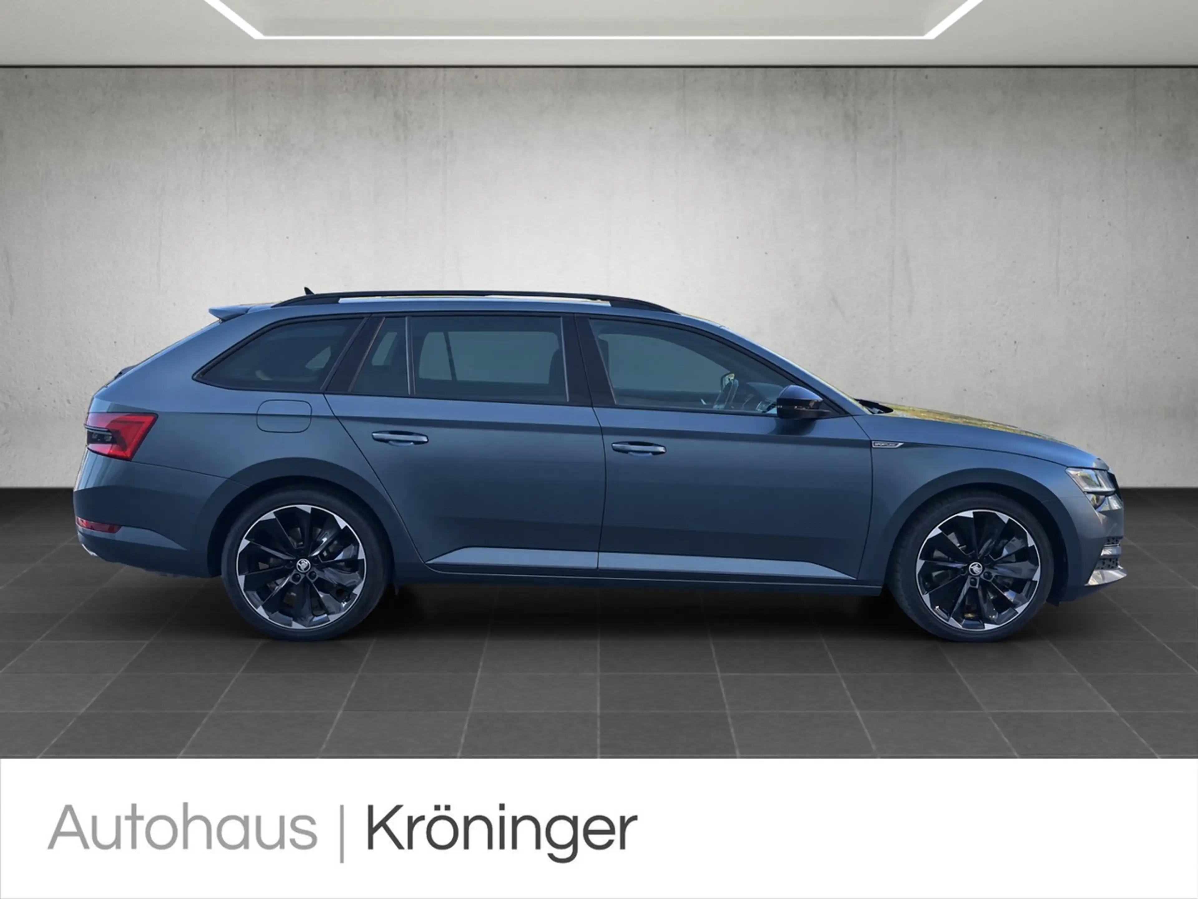 Skoda Superb Combi Sportline 4x4 Pano Navi Kamera — photo 4