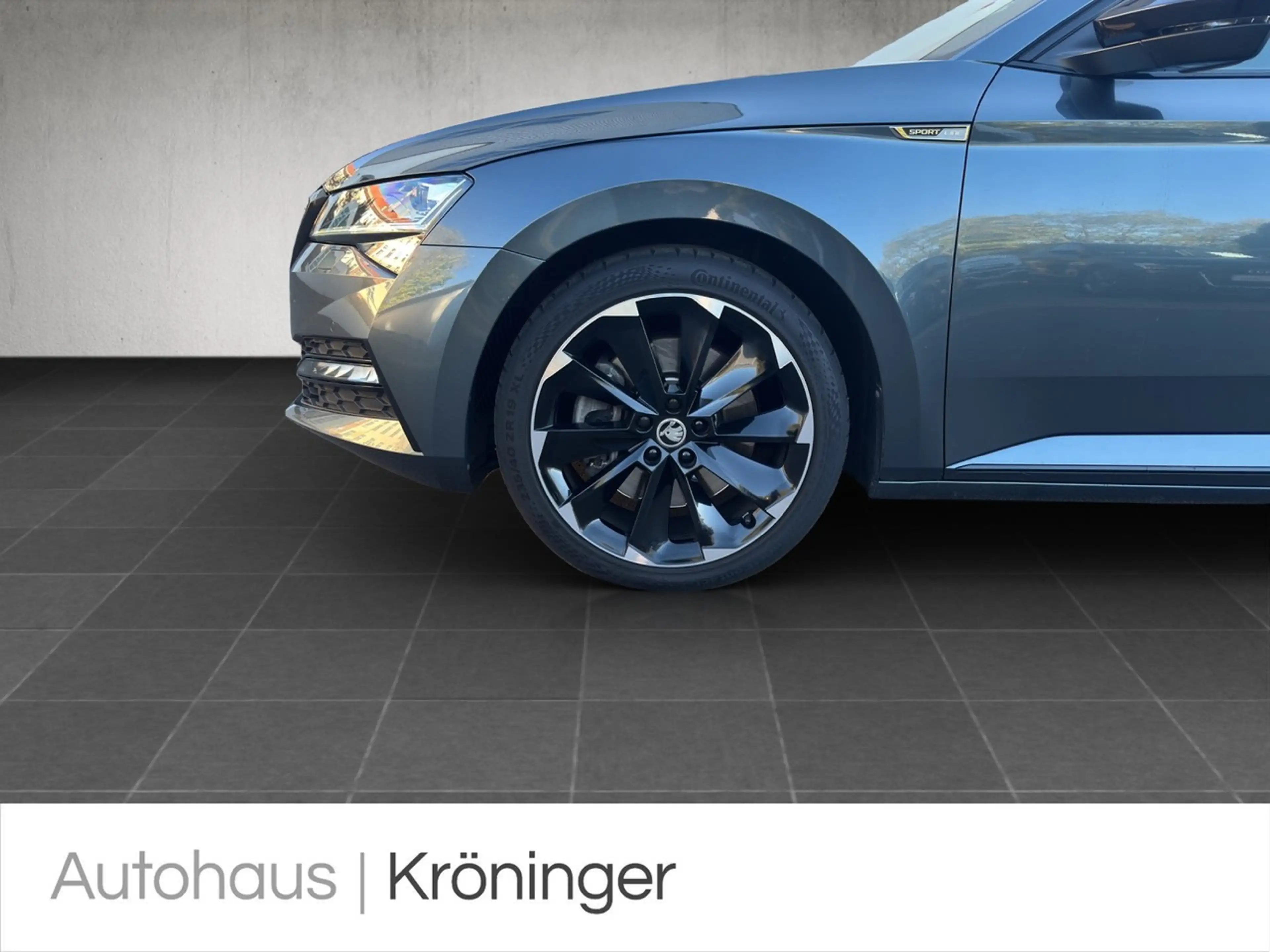 Skoda Superb Combi Sportline 4x4 Pano Navi Kamera — photo 21