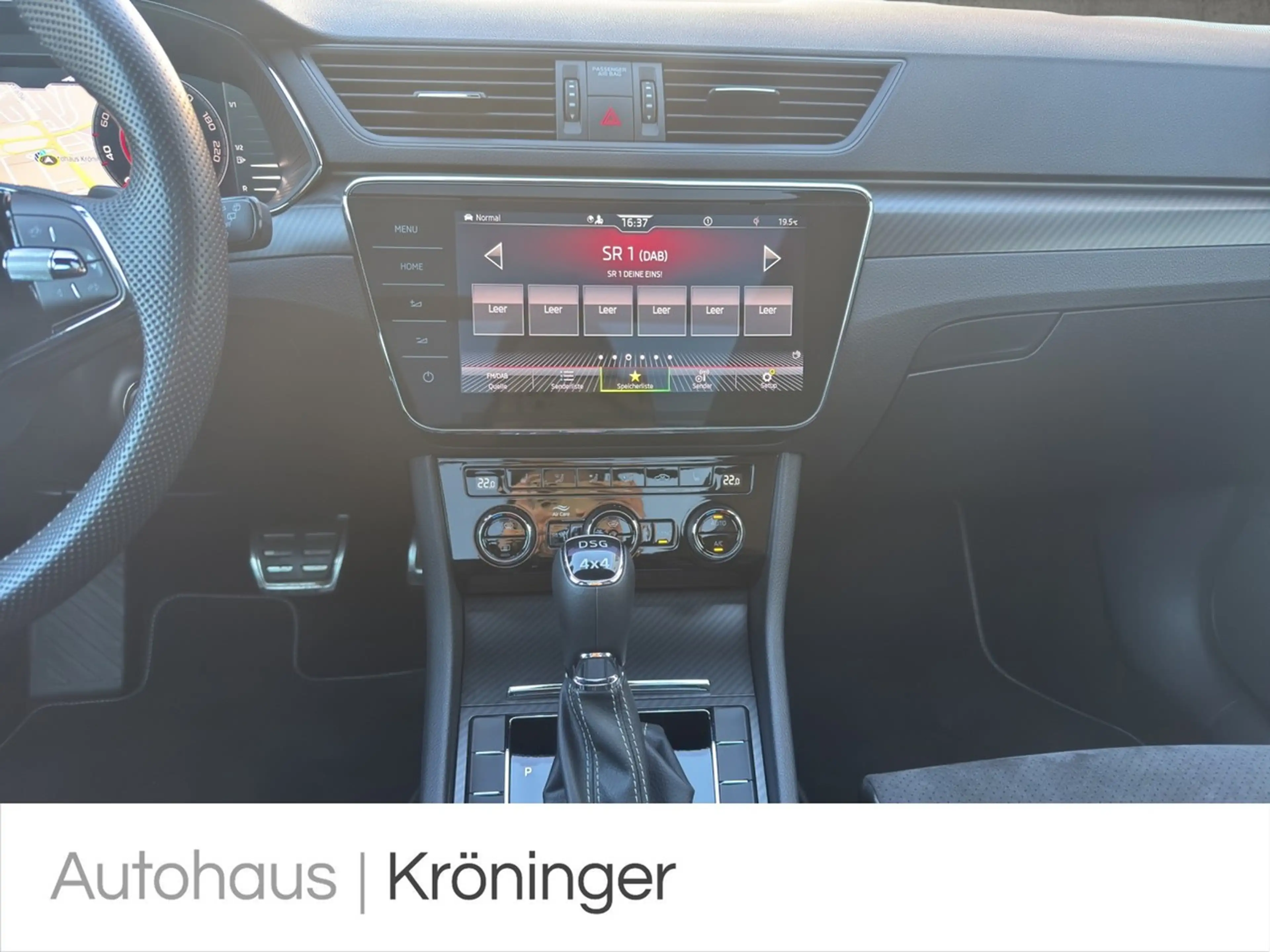 Skoda Superb Combi Sportline 4x4 Pano Navi Kamera — photo 15