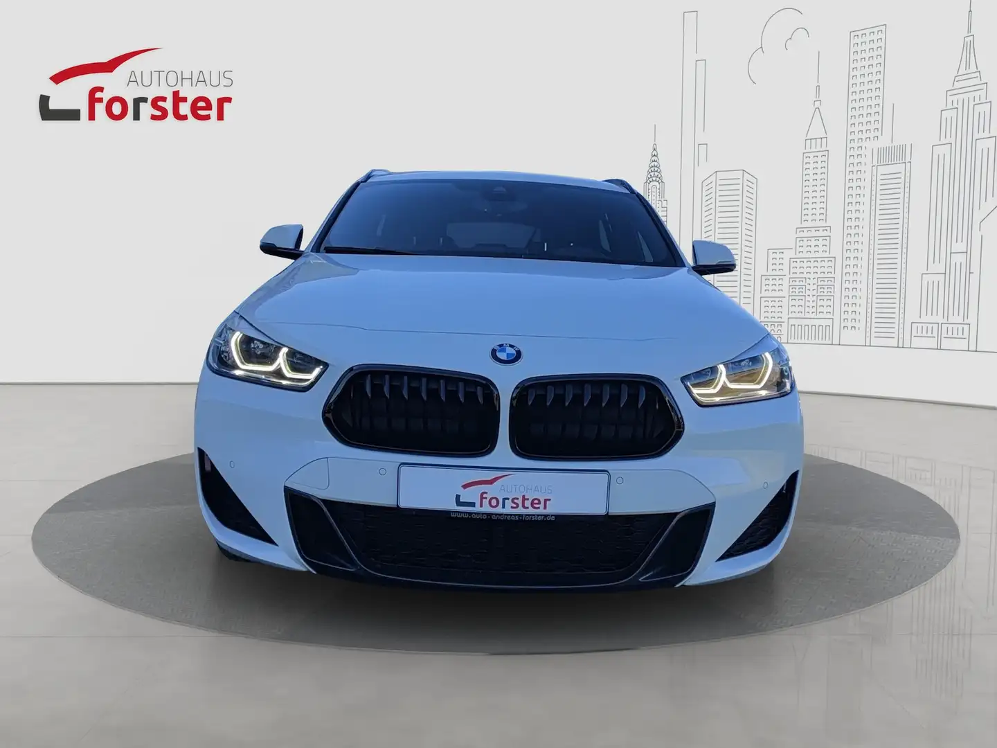 BMW X2 20d xDrive M Sport AHK ACC HUD Lenkradh. SHZ Weiß - 2