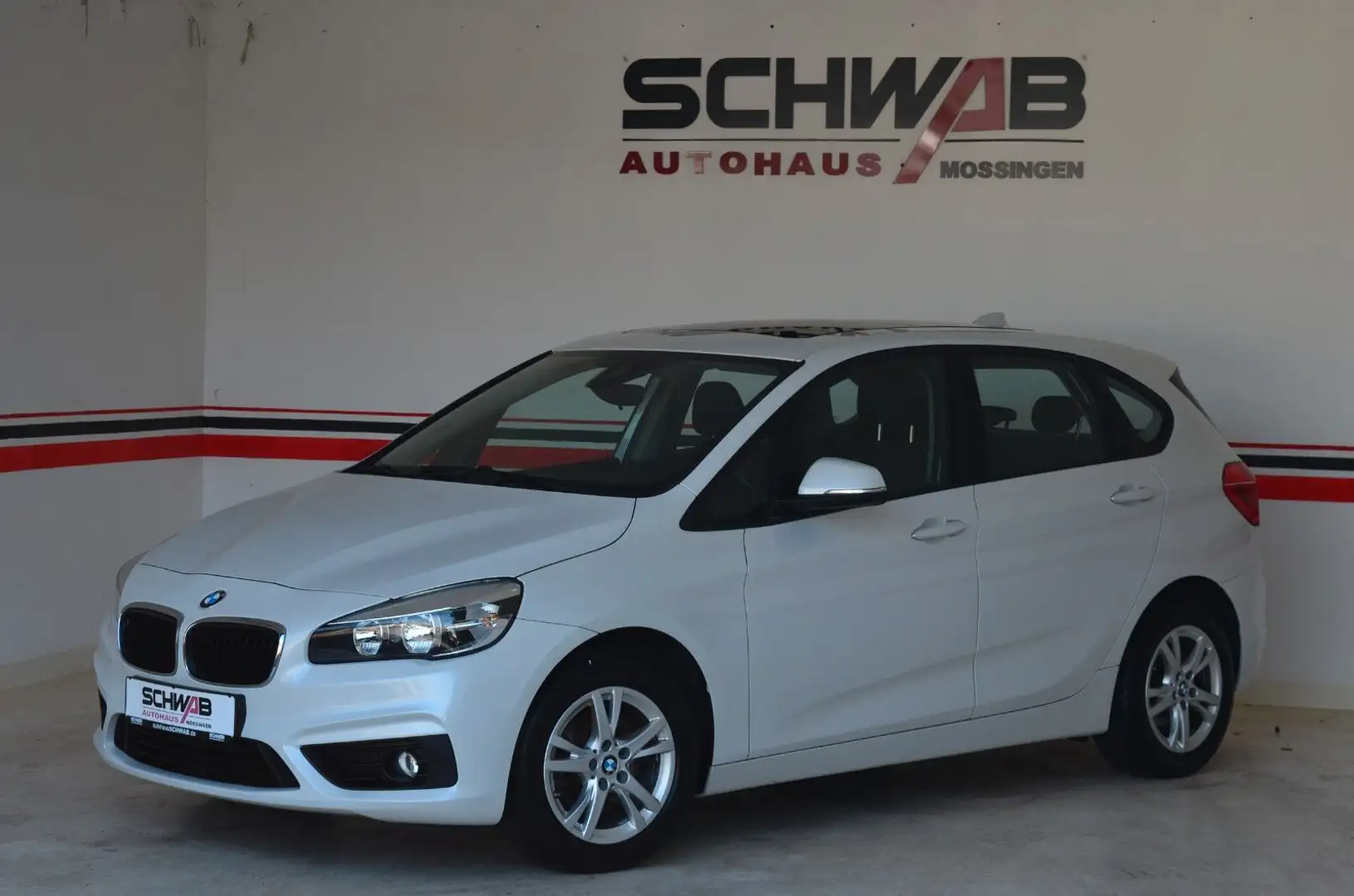 BMW 218 d Active Tourer | Navi | AHK | Glasdach | PDC Weiß - 1