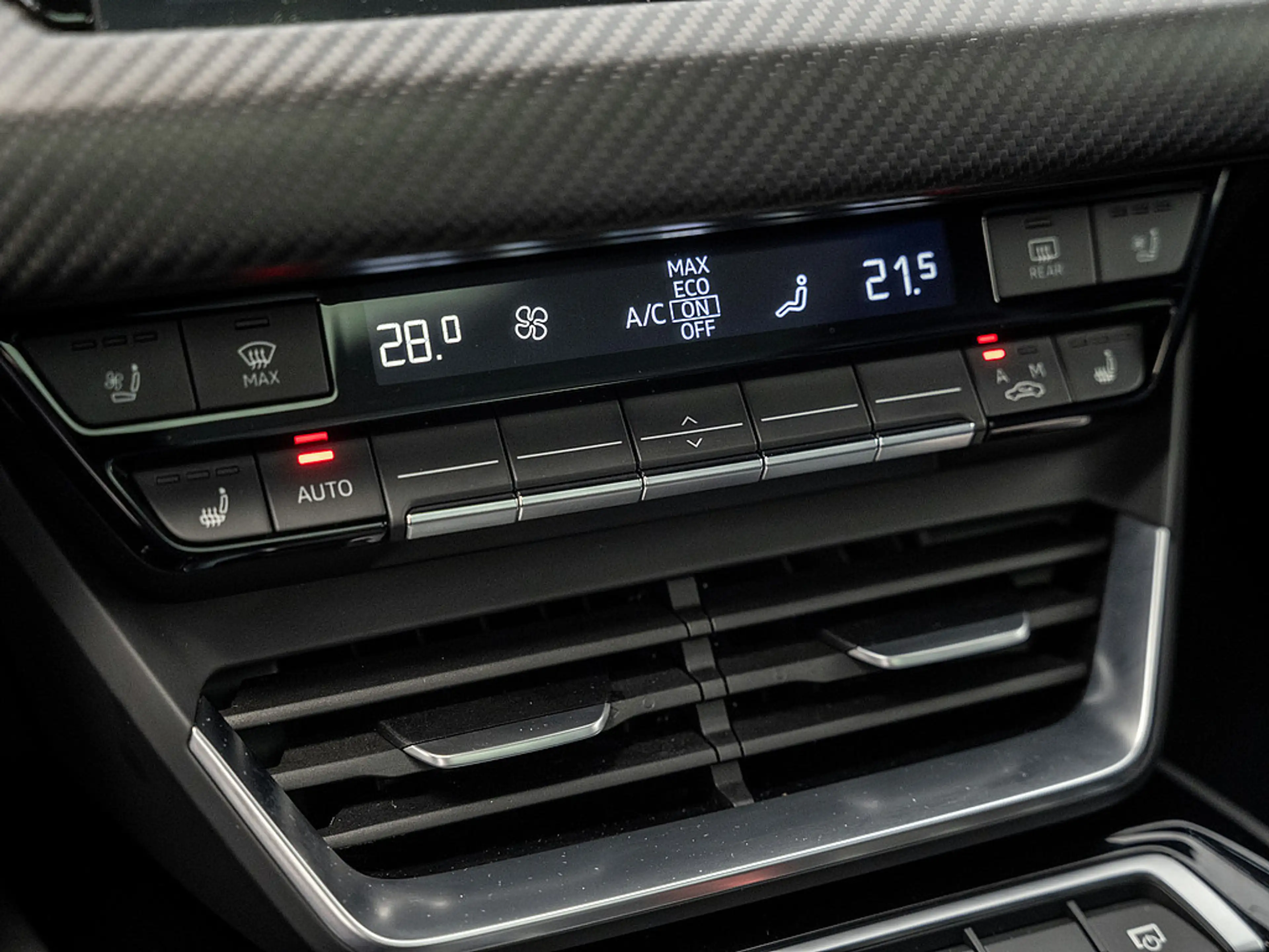 Audi e-tron GT quattro Matrix ACC Luft. Head-Up — photo 9