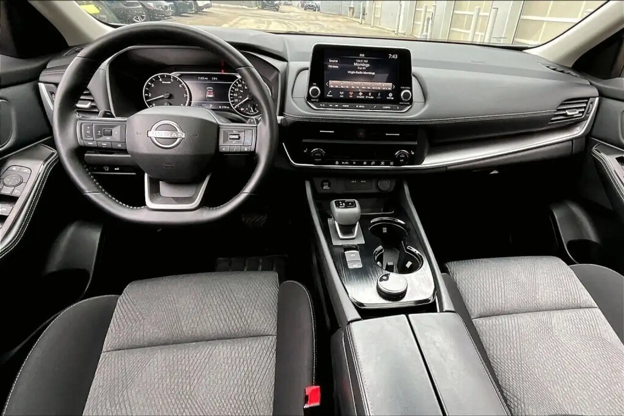 Nissan Rogue снимка Nissan Rogue