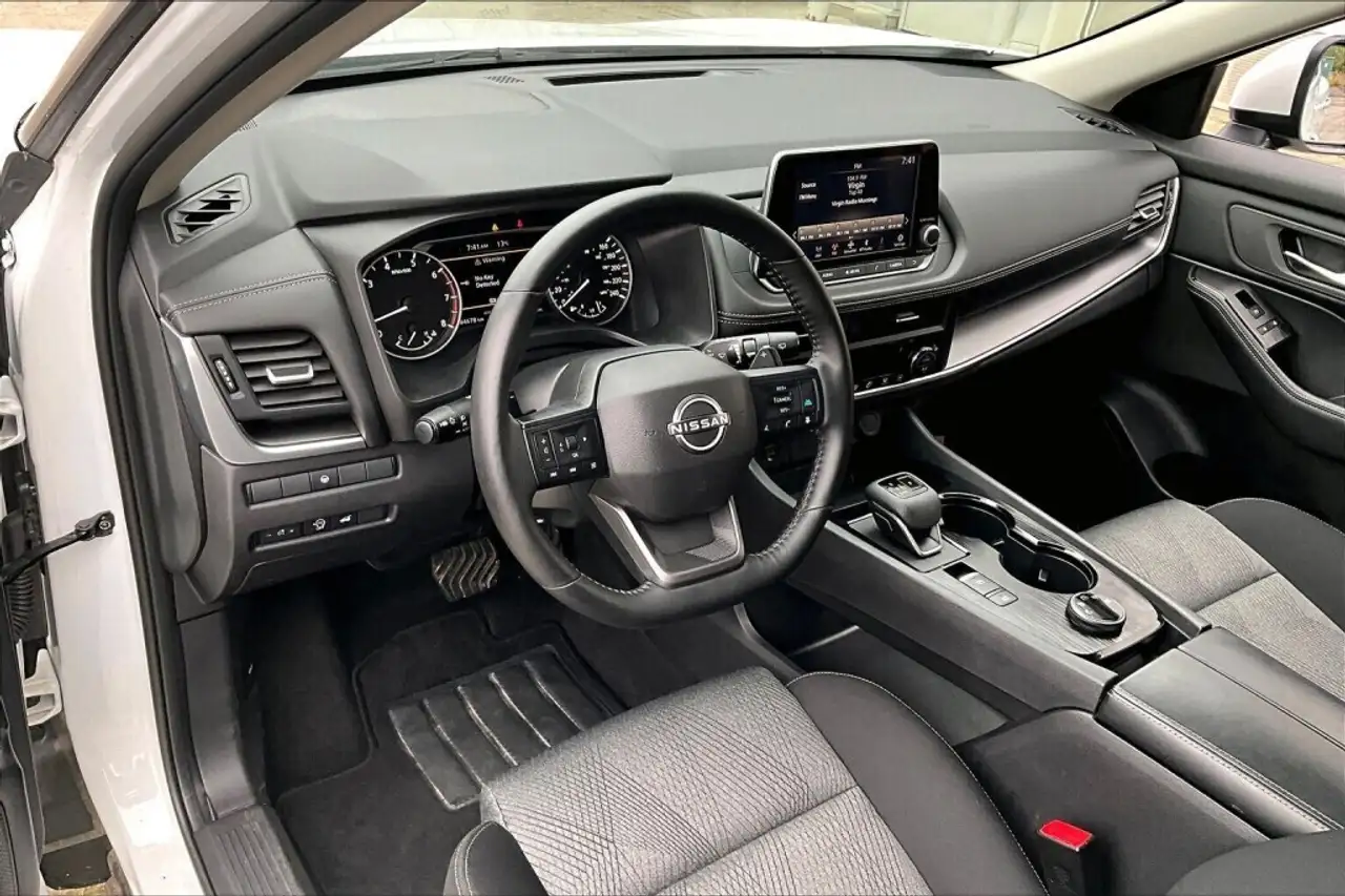 Nissan Rogue снимка Nissan Rogue