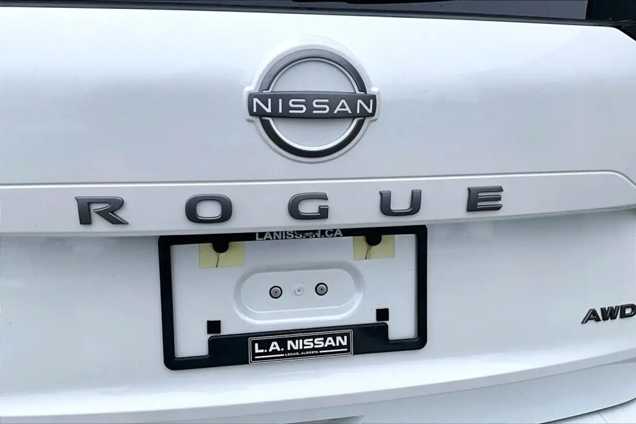 Nissan Rogue снимка Nissan Rogue