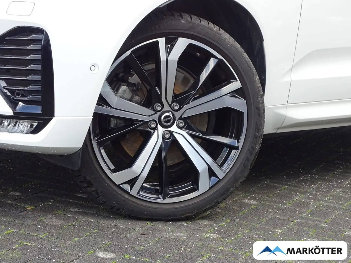 Volvo XC60 Ultimate Dark AWD B5 EU6d  ACC/RFK/360°Cam Wit - 2