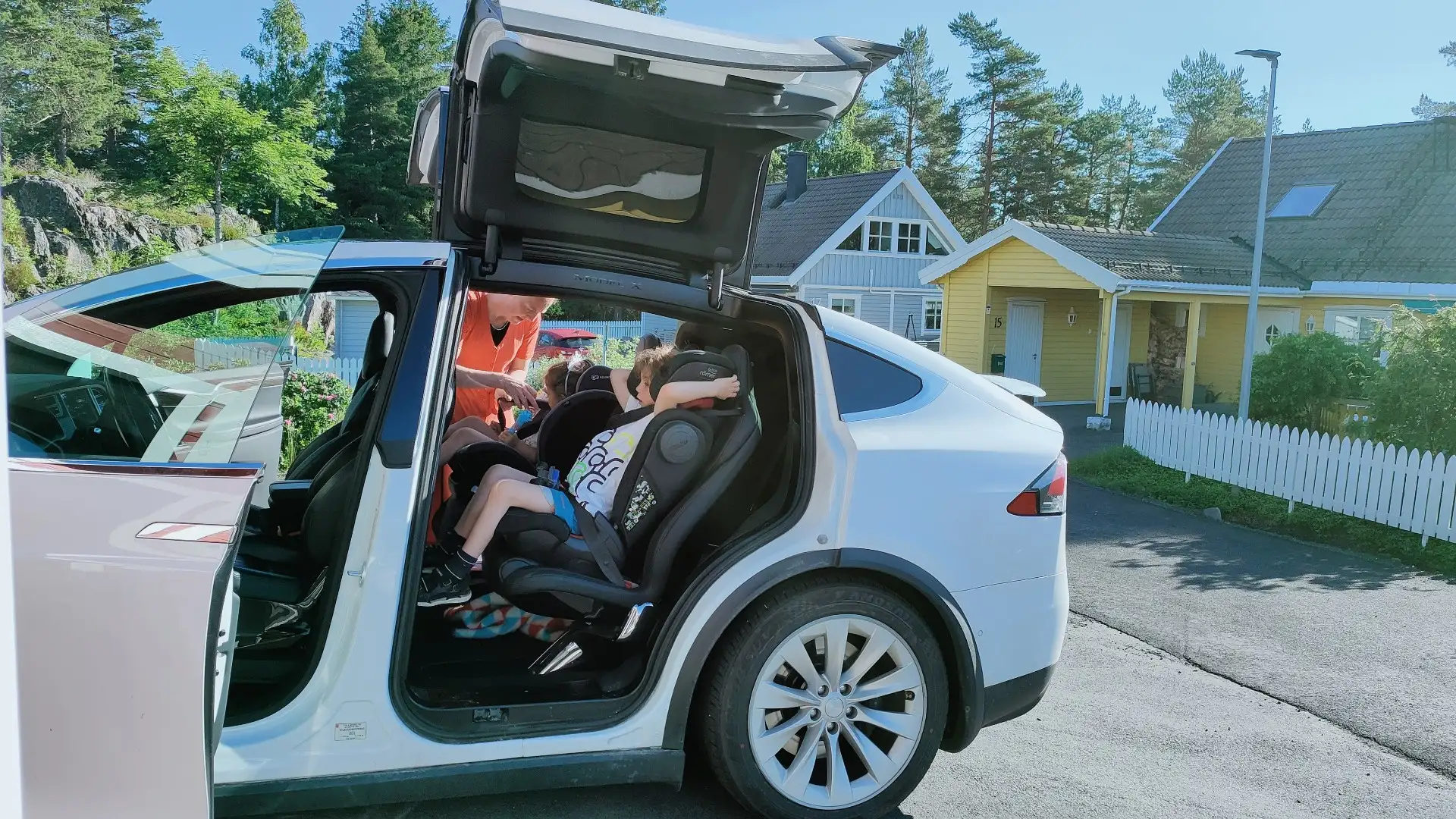 Tesla Model X 75 D - 2