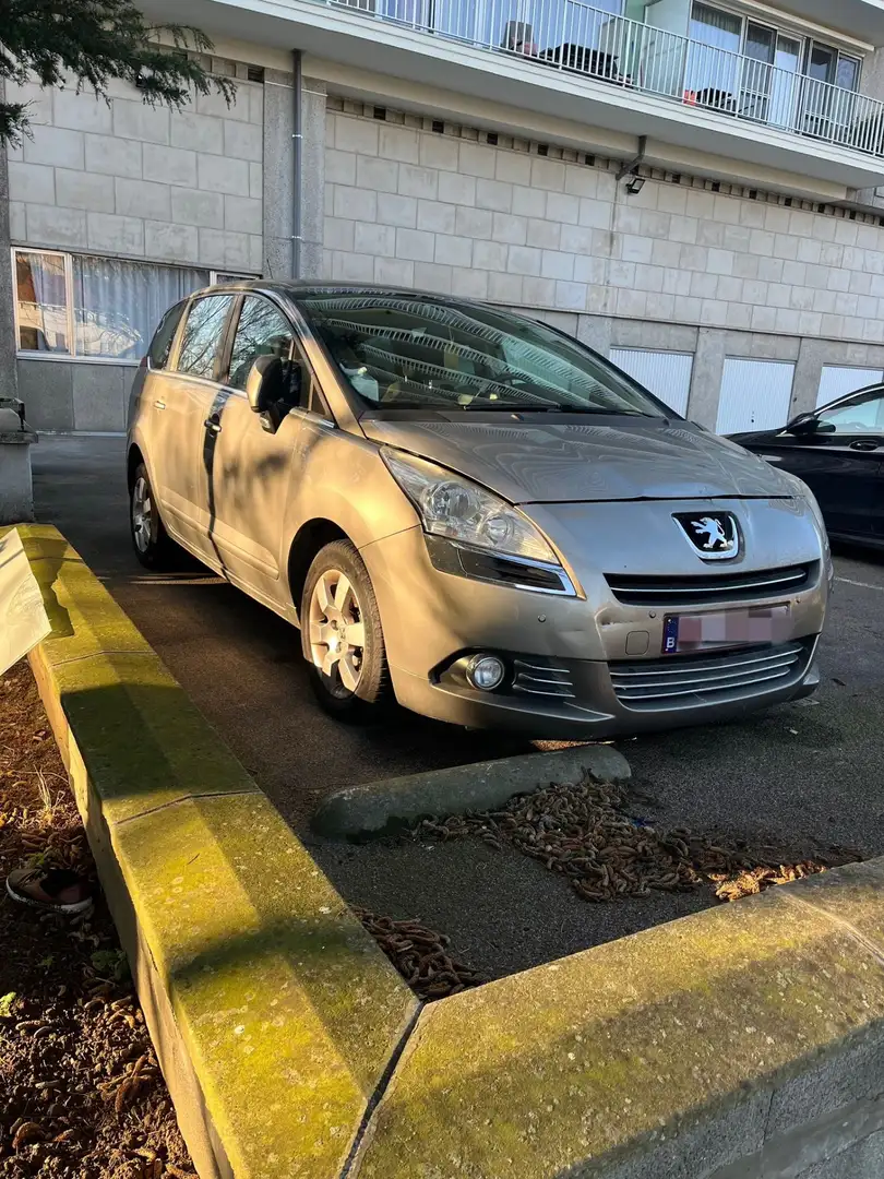 Peugeot 5008 1.6i Confort Pack - 2