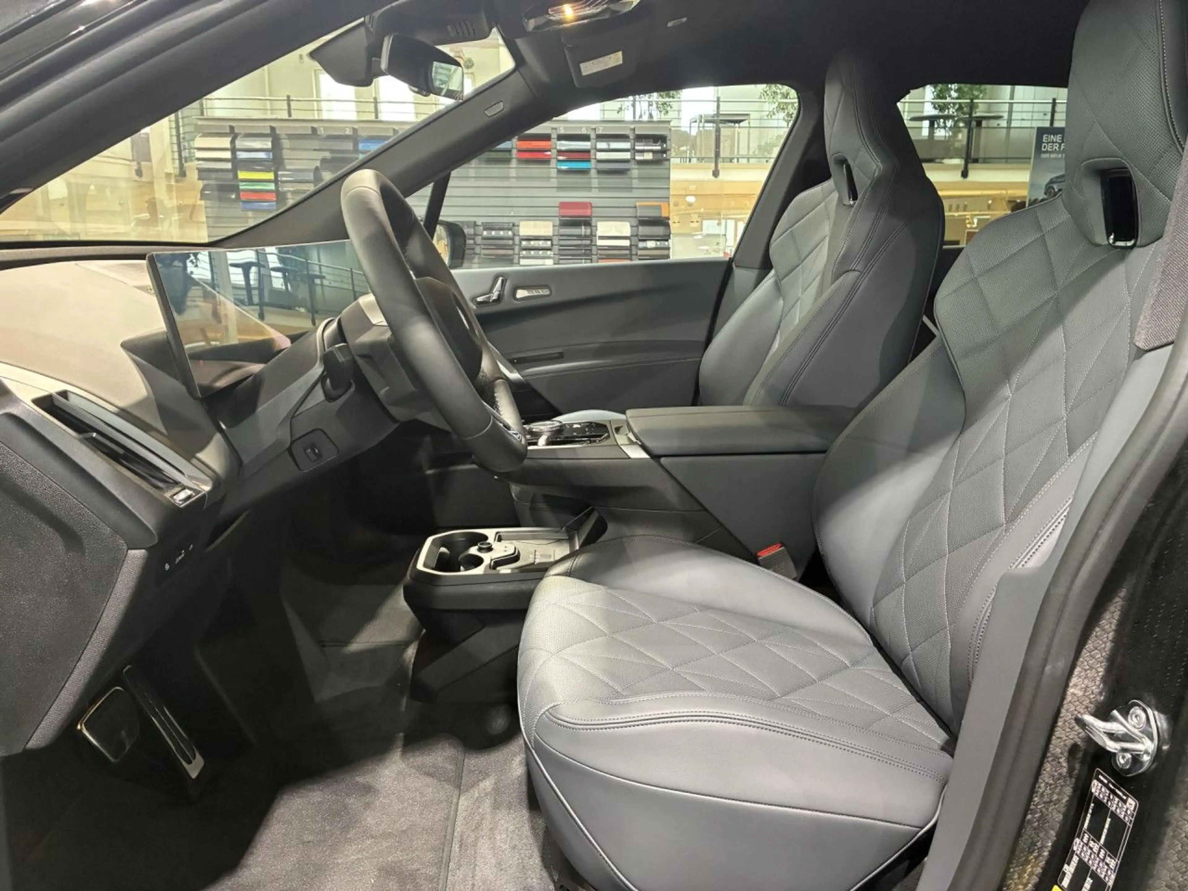 BMW iX 45 SOFORT HUD AHK M Sport Glow SuView Sportpaket — photo 9