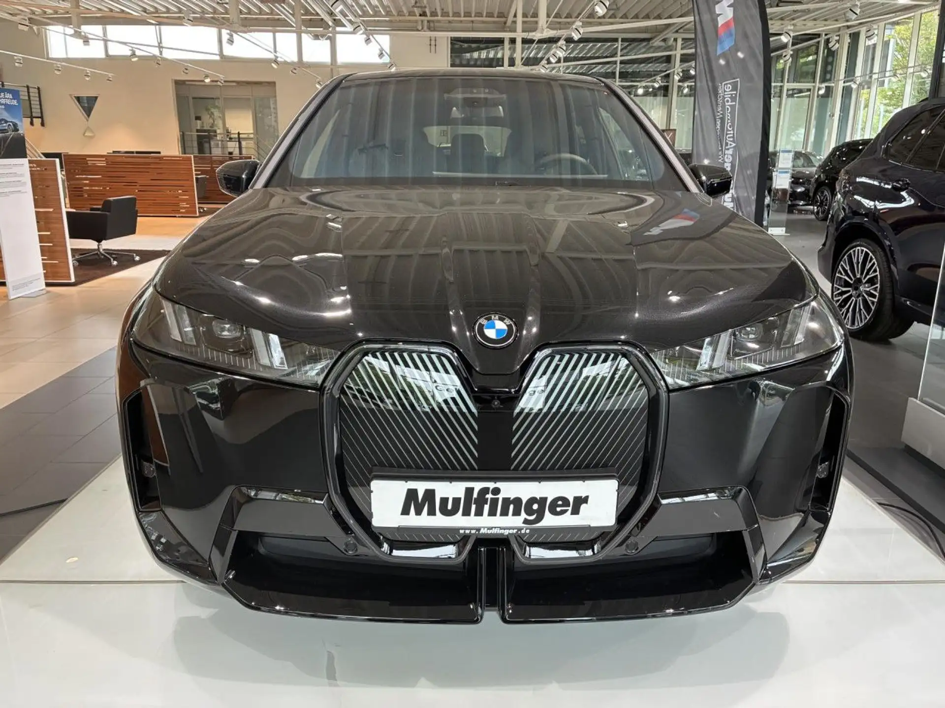 BMW iX xDrive45 2026 검정 사진 3