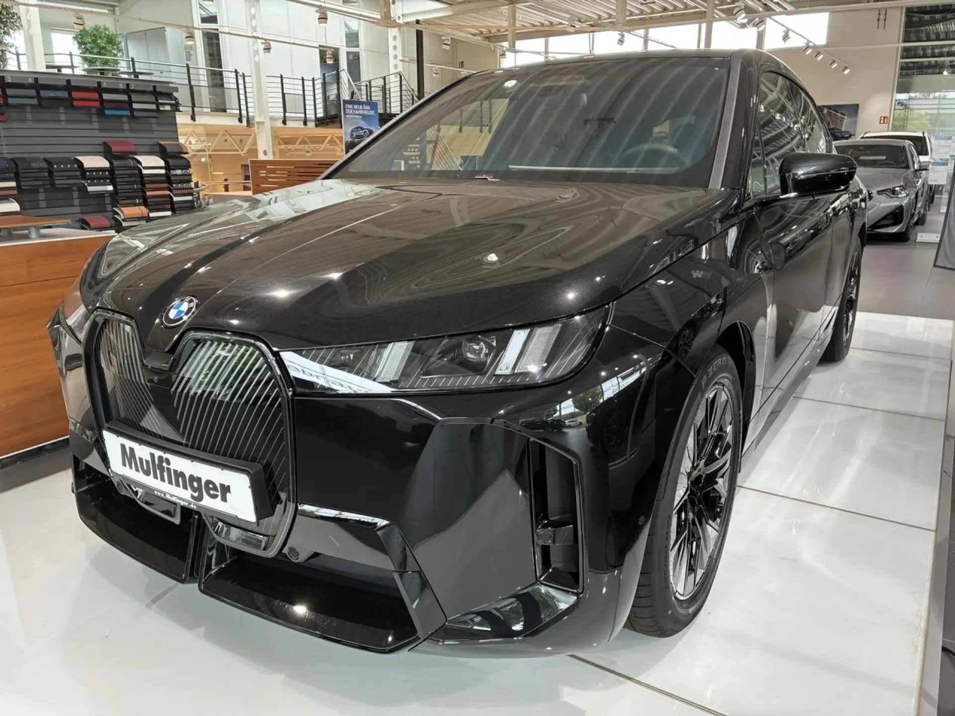 BMW iX xDrive45 2026 검정 사진 4