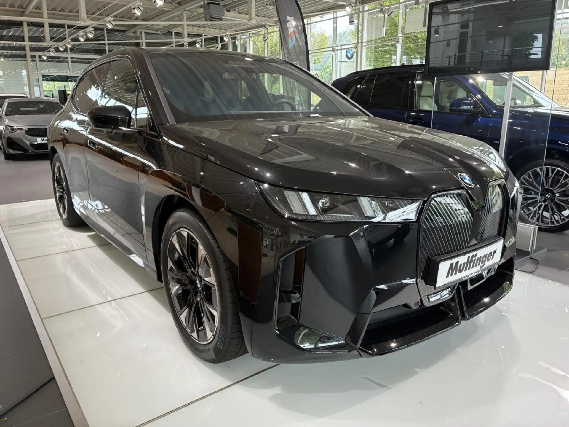 BMW iX xDrive45 2026 검정 사진 2