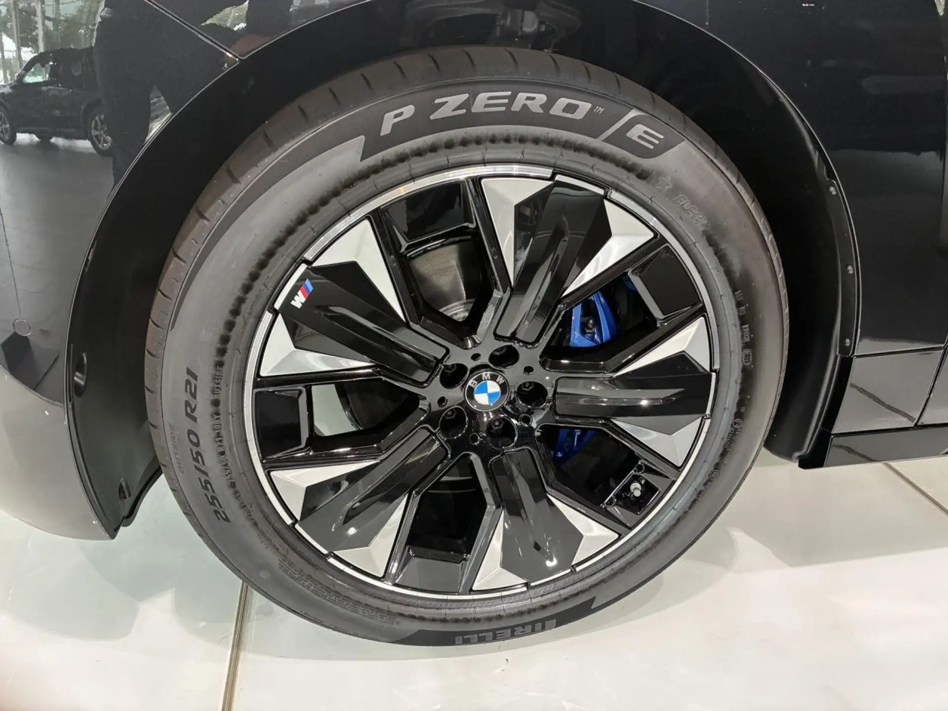 BMW iX xDrive45 2026 검정 사진 8