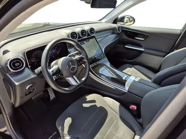 Mercedes-Benz 220 view 6