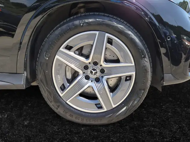 Mercedes-Benz 220 view 13
