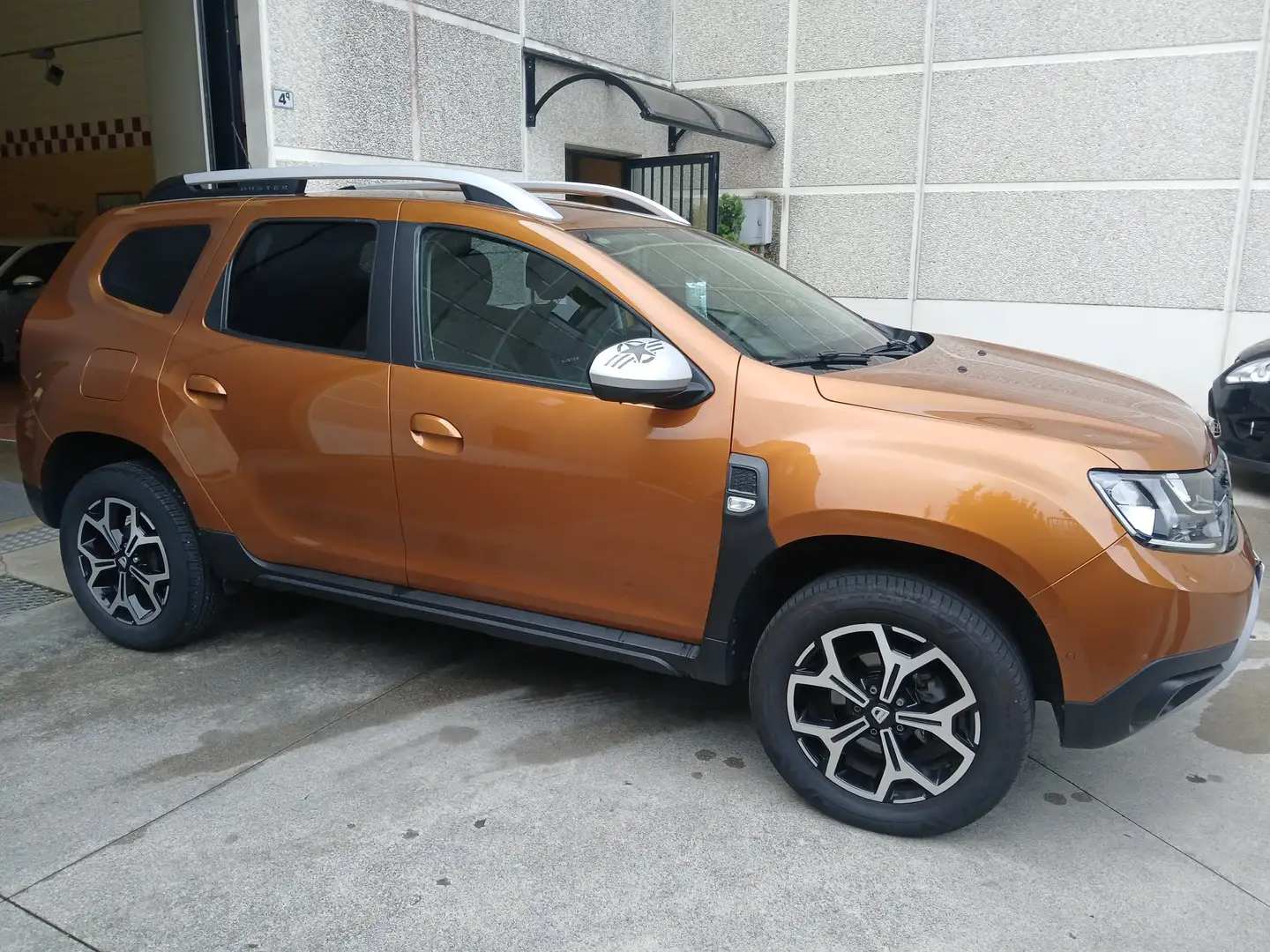 Dacia Duster Duster 1.0 Laureate 4x2 100 cv Arancione - 2