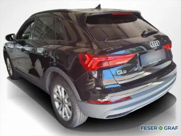 Audi Q3 view 2
