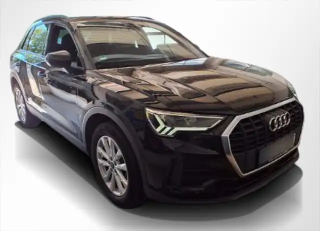 Audi Q3 view 7