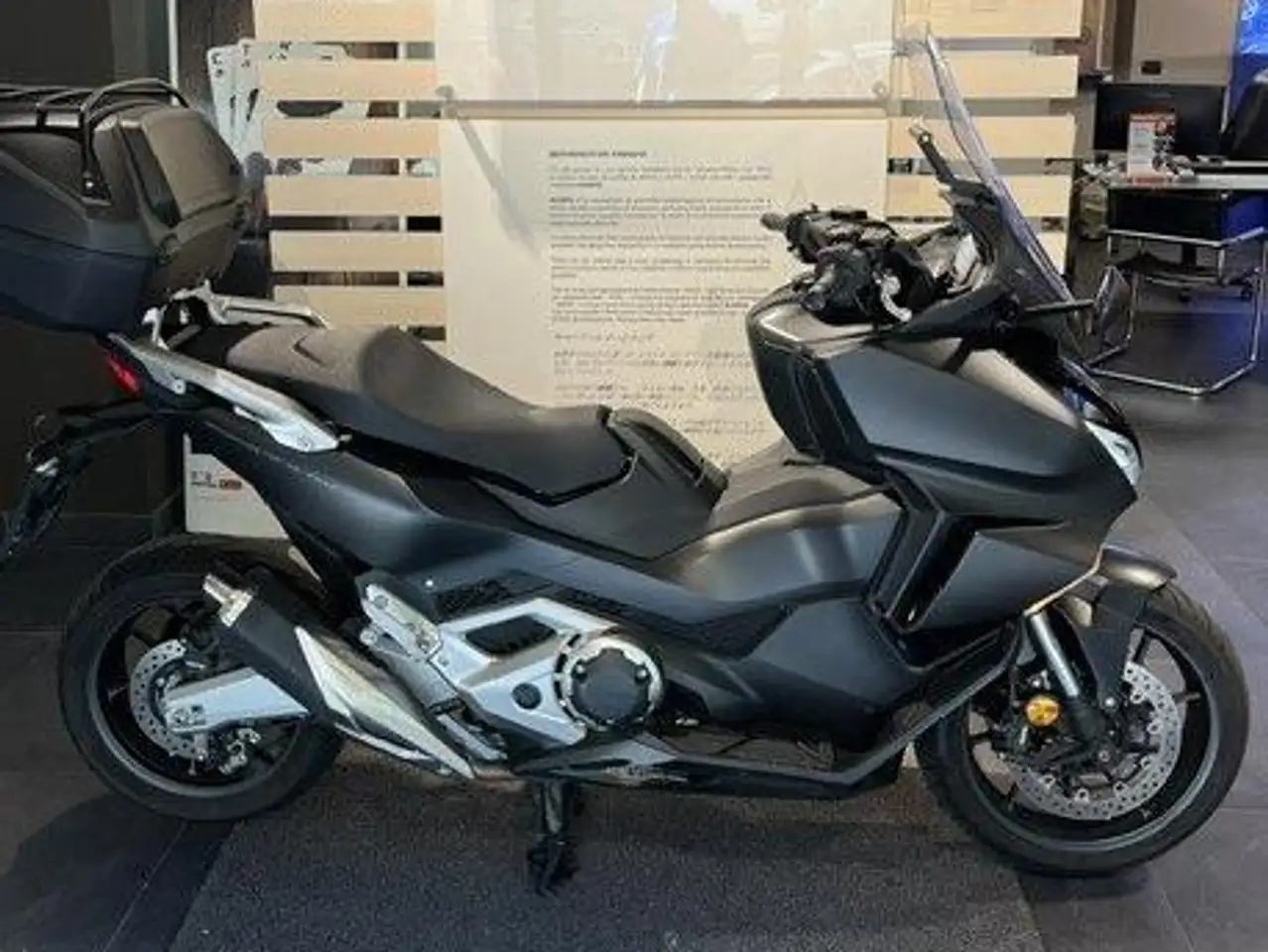 Honda Forza 750