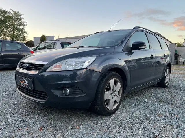 Ford Focus view 4