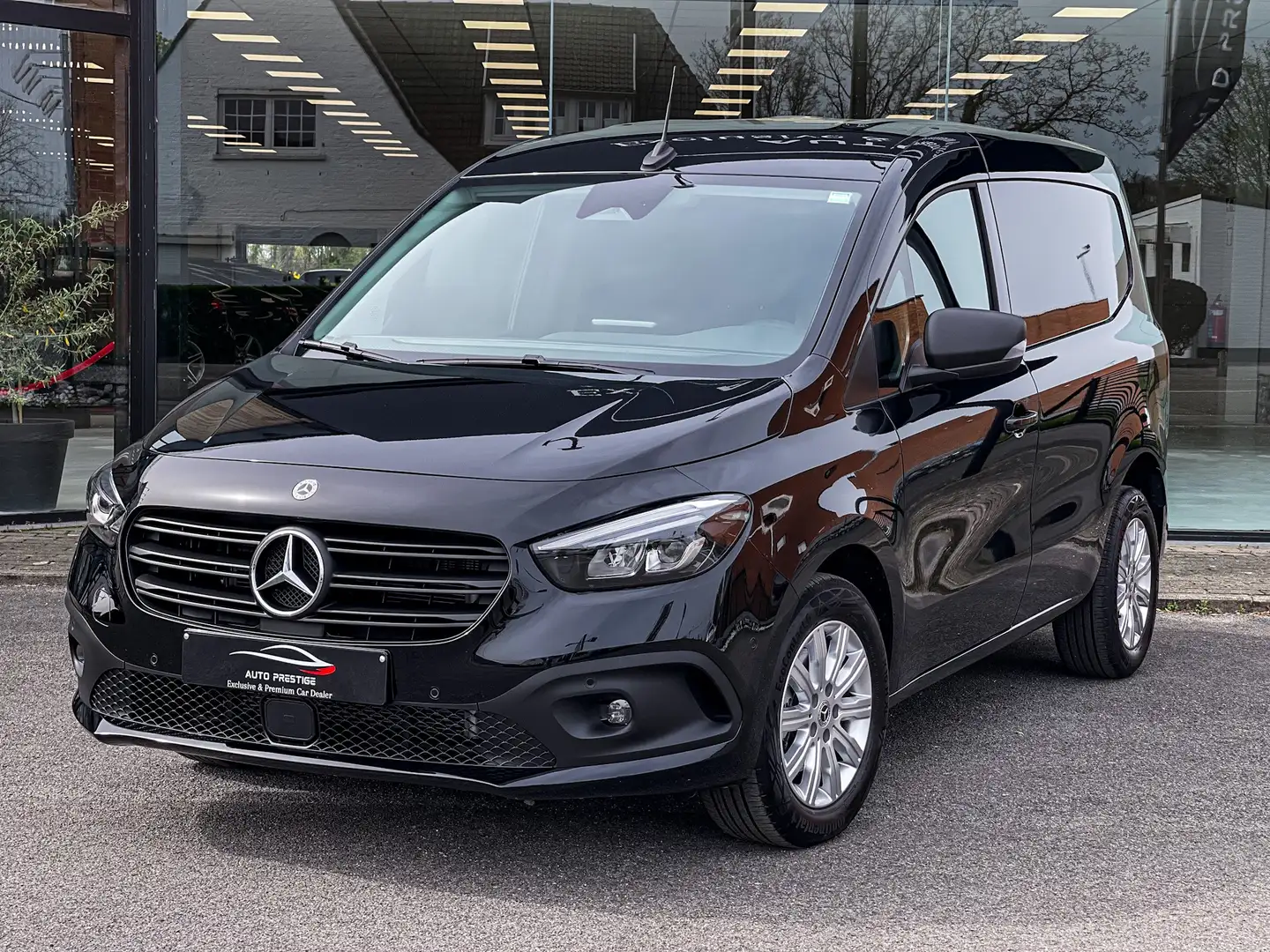 Mercedes-Benz Citan 110CDI L1 3PL CAMERA LED MBUX NAVI GARANTIE 2027 Zwart - 1