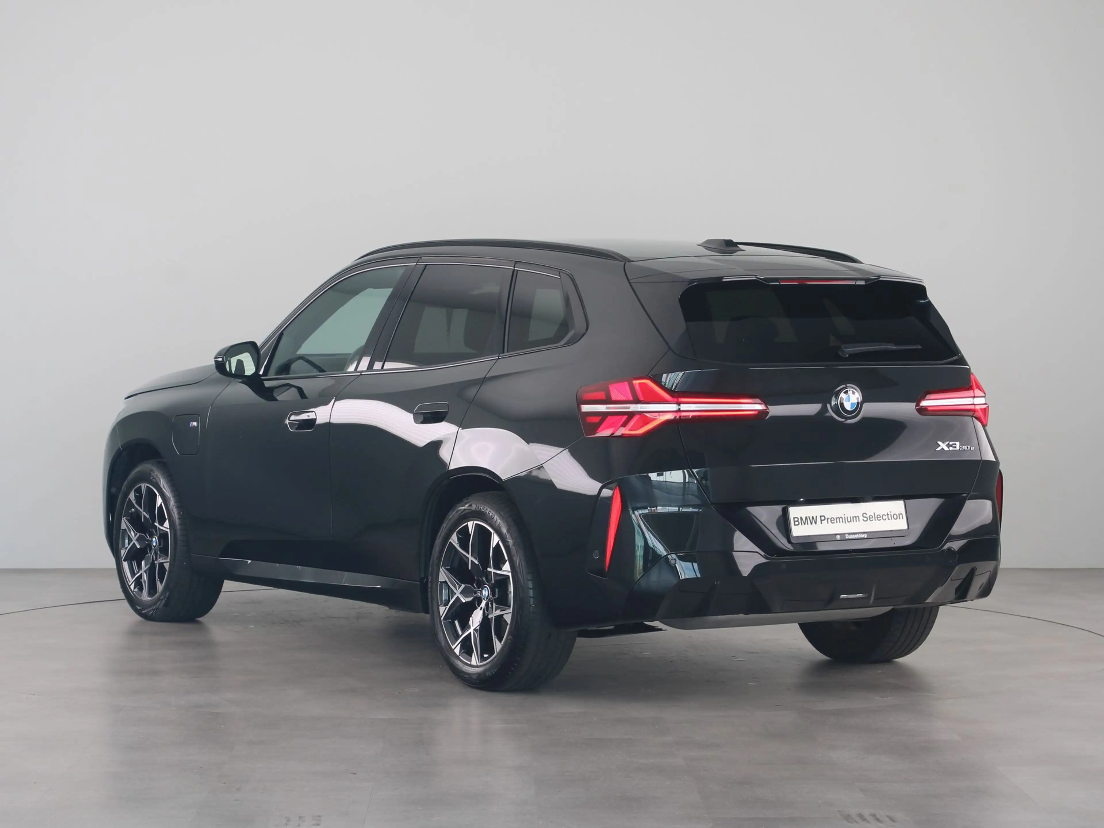 BMW X3 30e xDrive M-Sport — photo 13