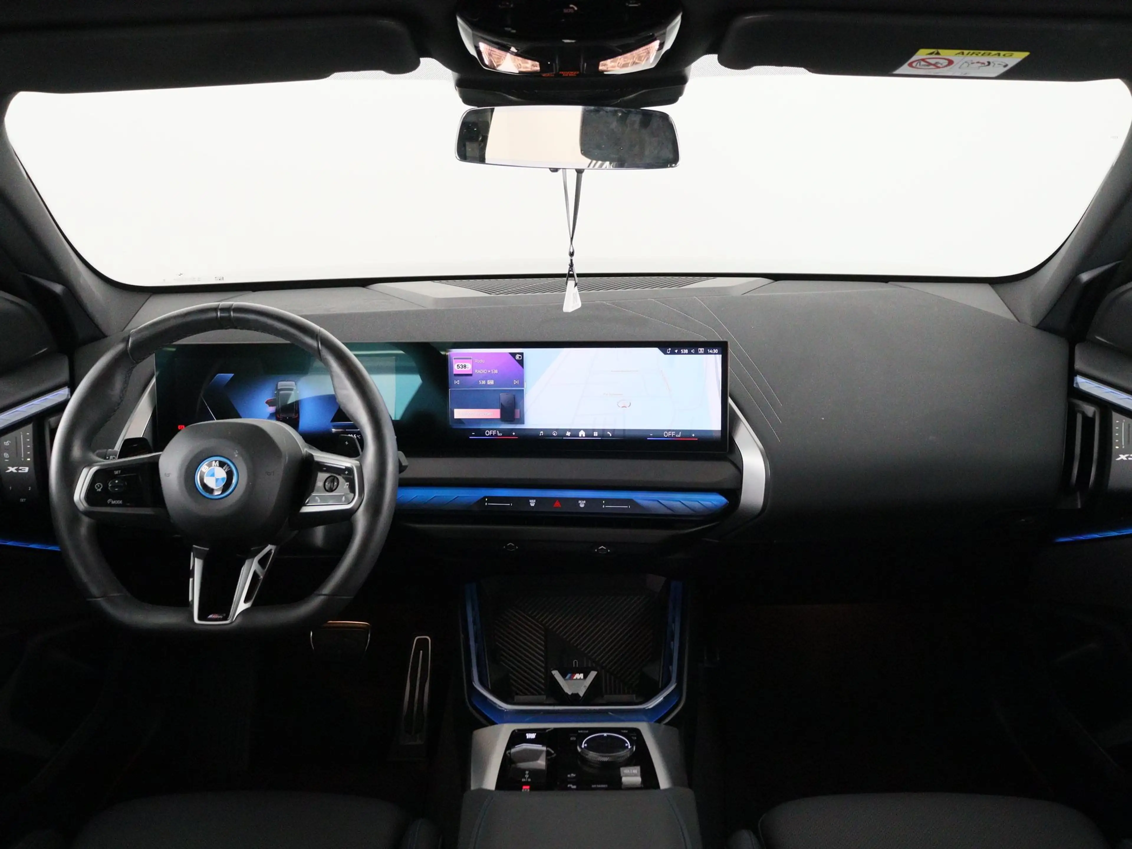 BMW X3 30e xDrive M-Sport — photo 15
