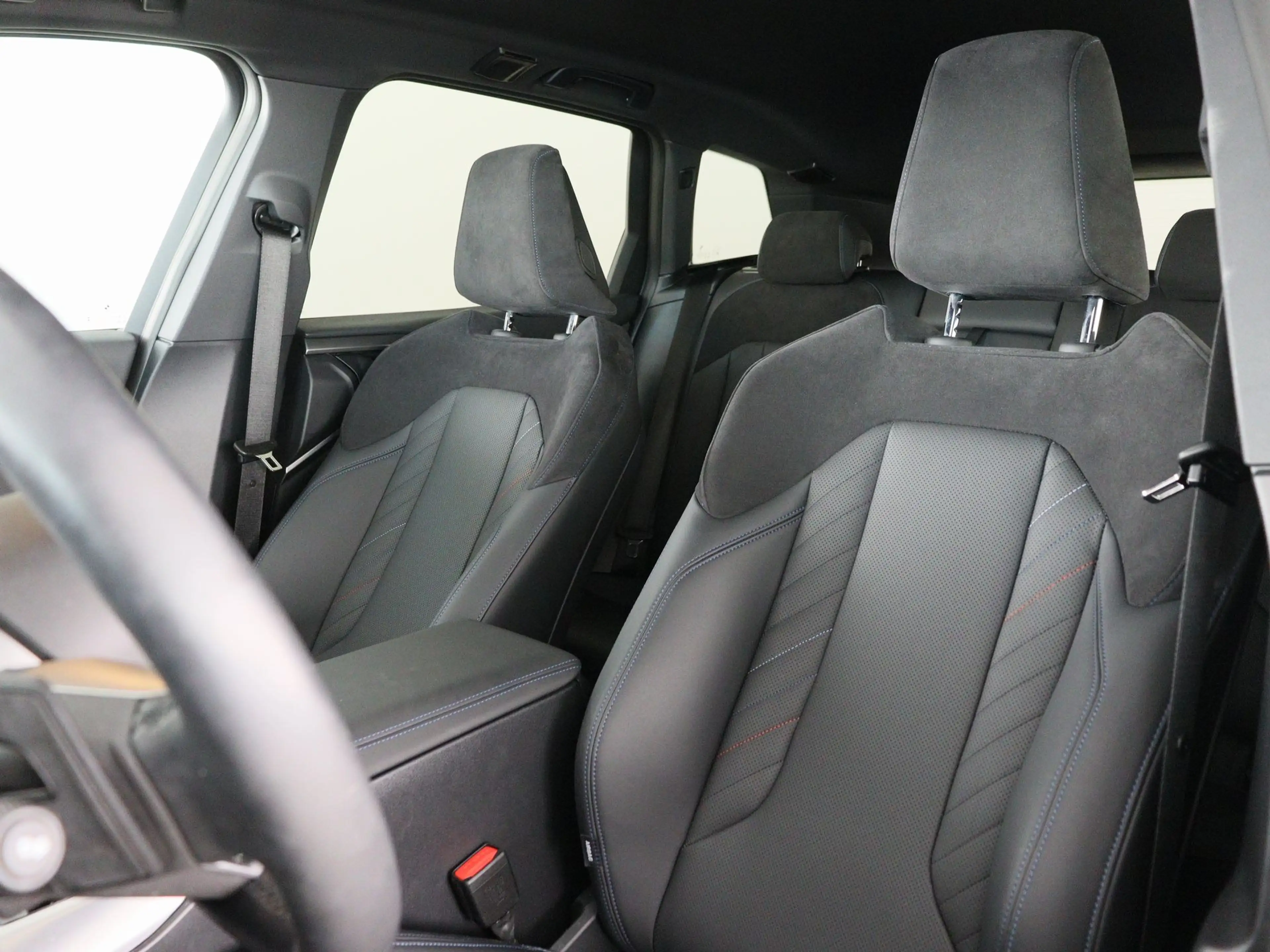 BMW X3 30e xDrive M-Sport — photo 7