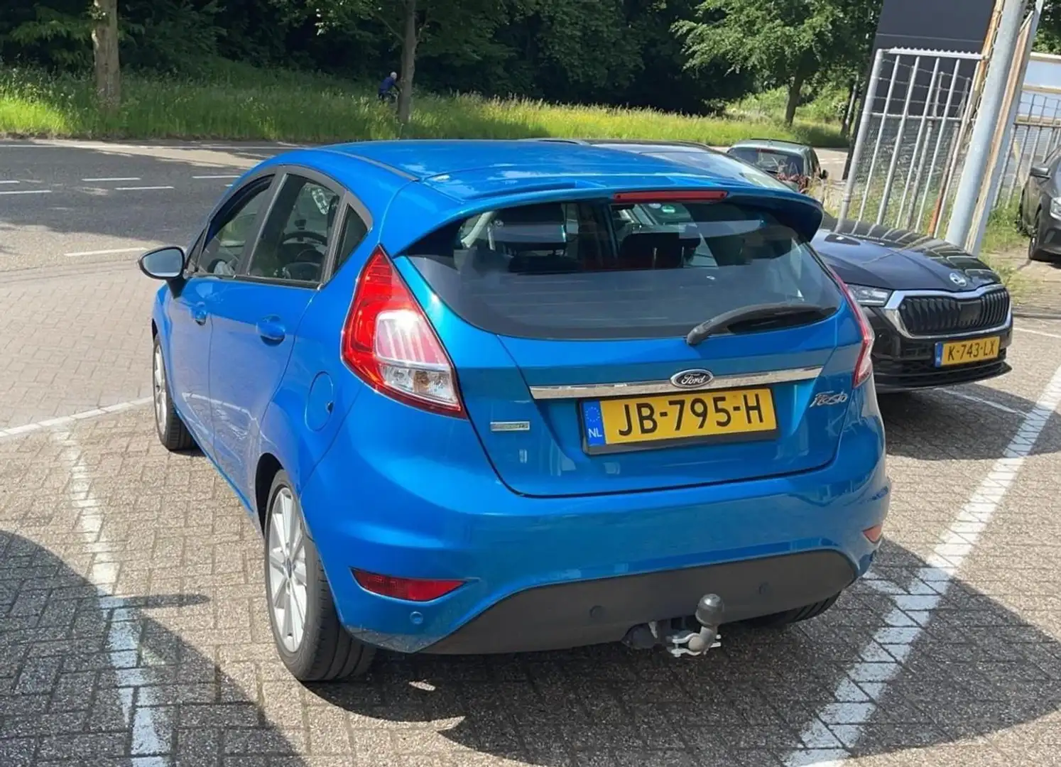Ford Fiesta 1.0 EcoBoost 5 deurs Titanium | VAN 2e EIGENAAR | Blauw - 2