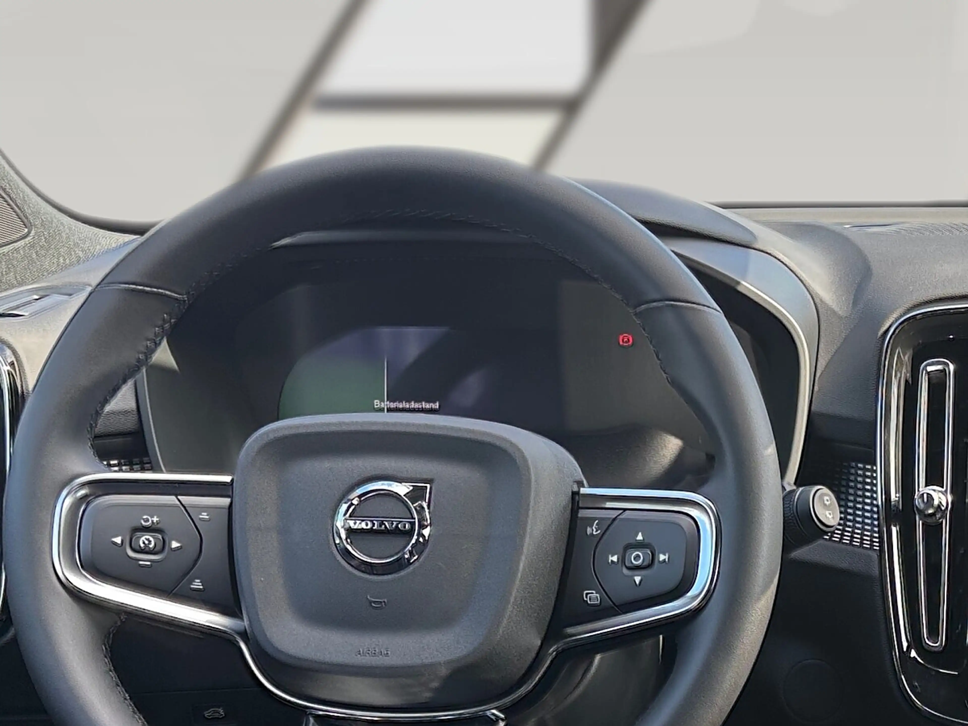 Volvo EX40 Twin 82kWh Plus — photo 15