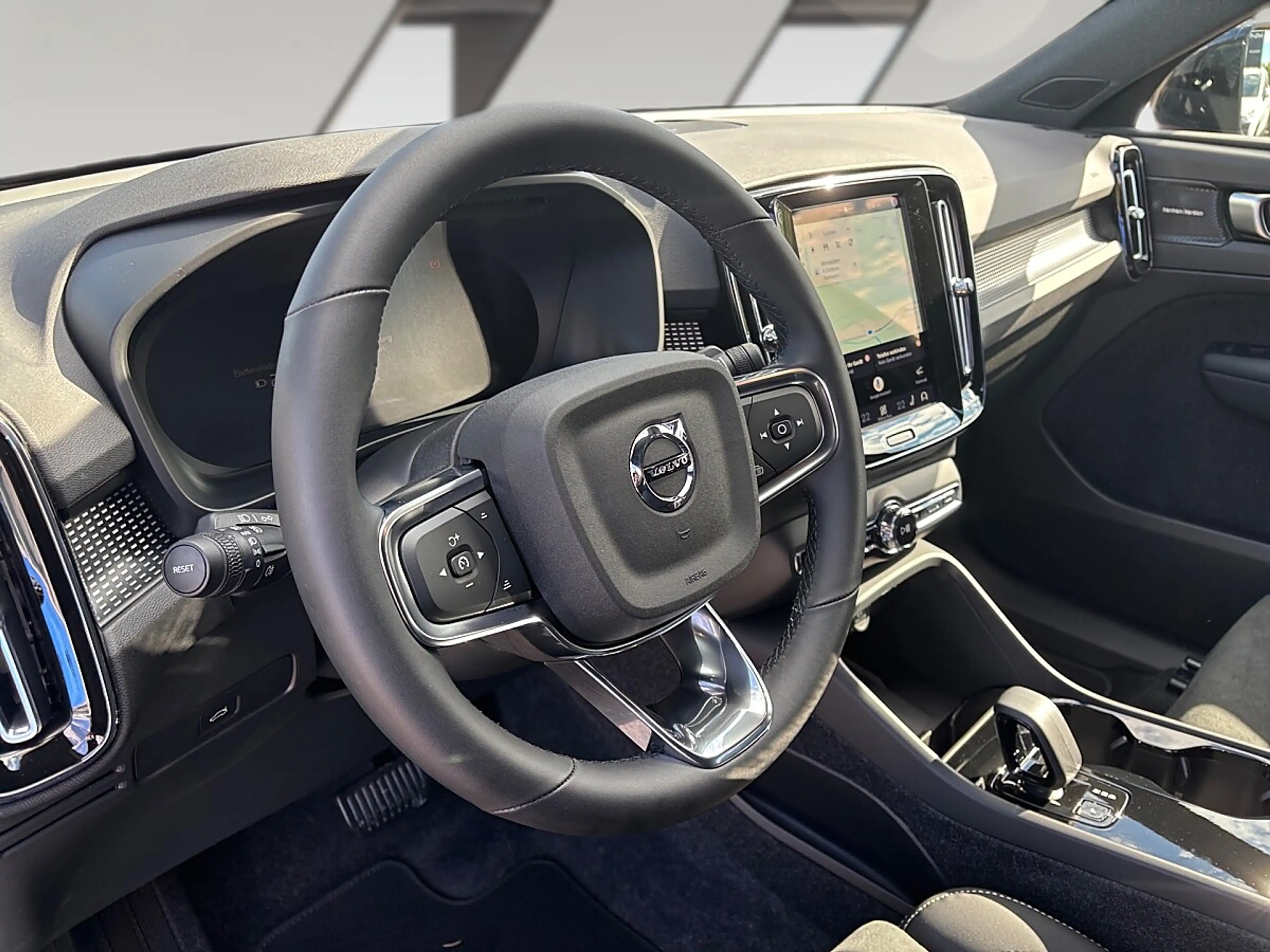 Volvo EX40 Twin 82kWh Plus — photo 12