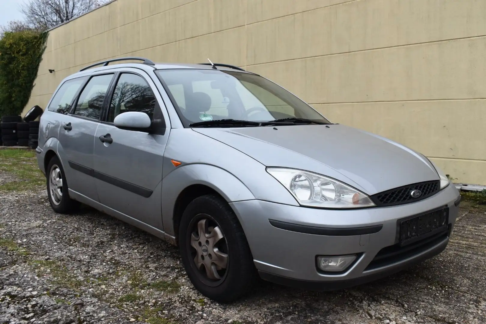 Ford Focus 1.6 Trend Silber - 2