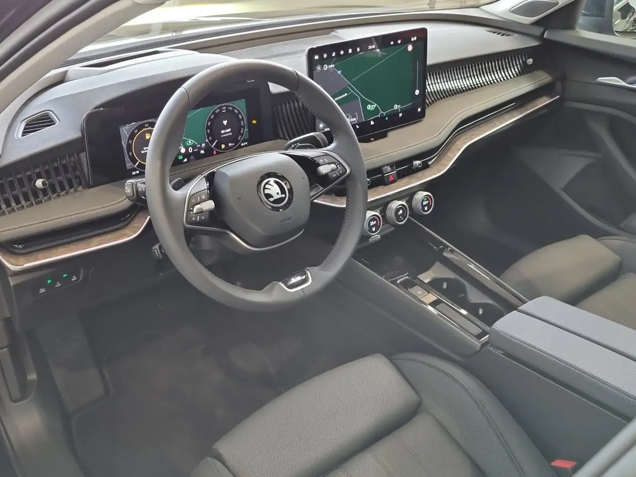 Skoda Superb L&K TSI mHEV DSG 8