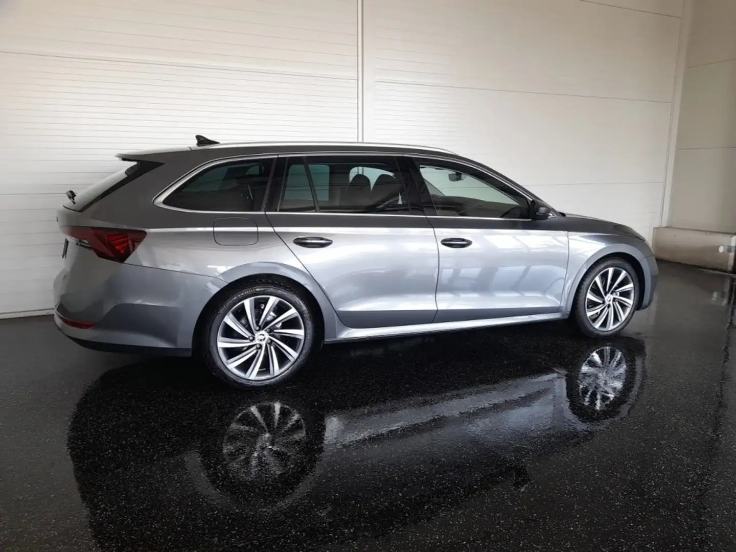 Skoda Octavia Combi STYLE 2,0 TDI DSG *18 ZOLL / VOLL-LED MIT FLA & DYN BLINKER / SPORTFAHWERK & LENKRAD / MEMORY* Grau - 2