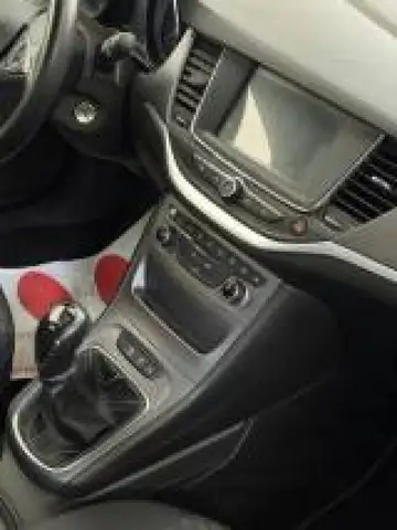 Opel Astra view 7