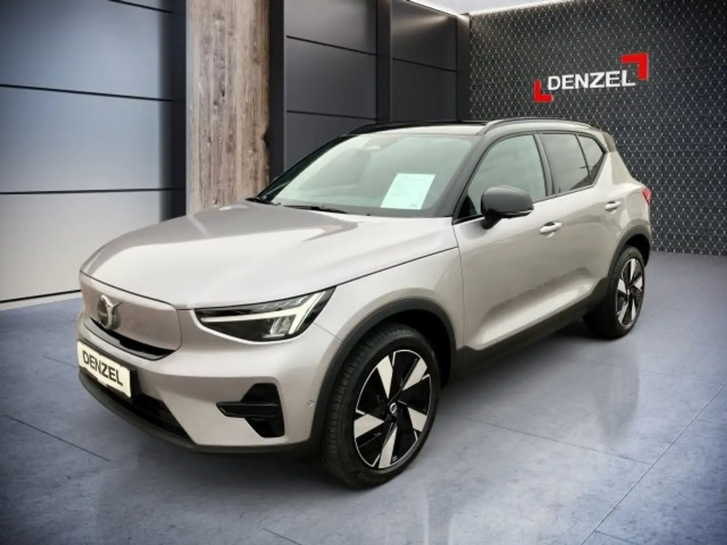 Volvo EX40 Ultra, Single Motor Extended Range, Vollelektrisch Silber - 1